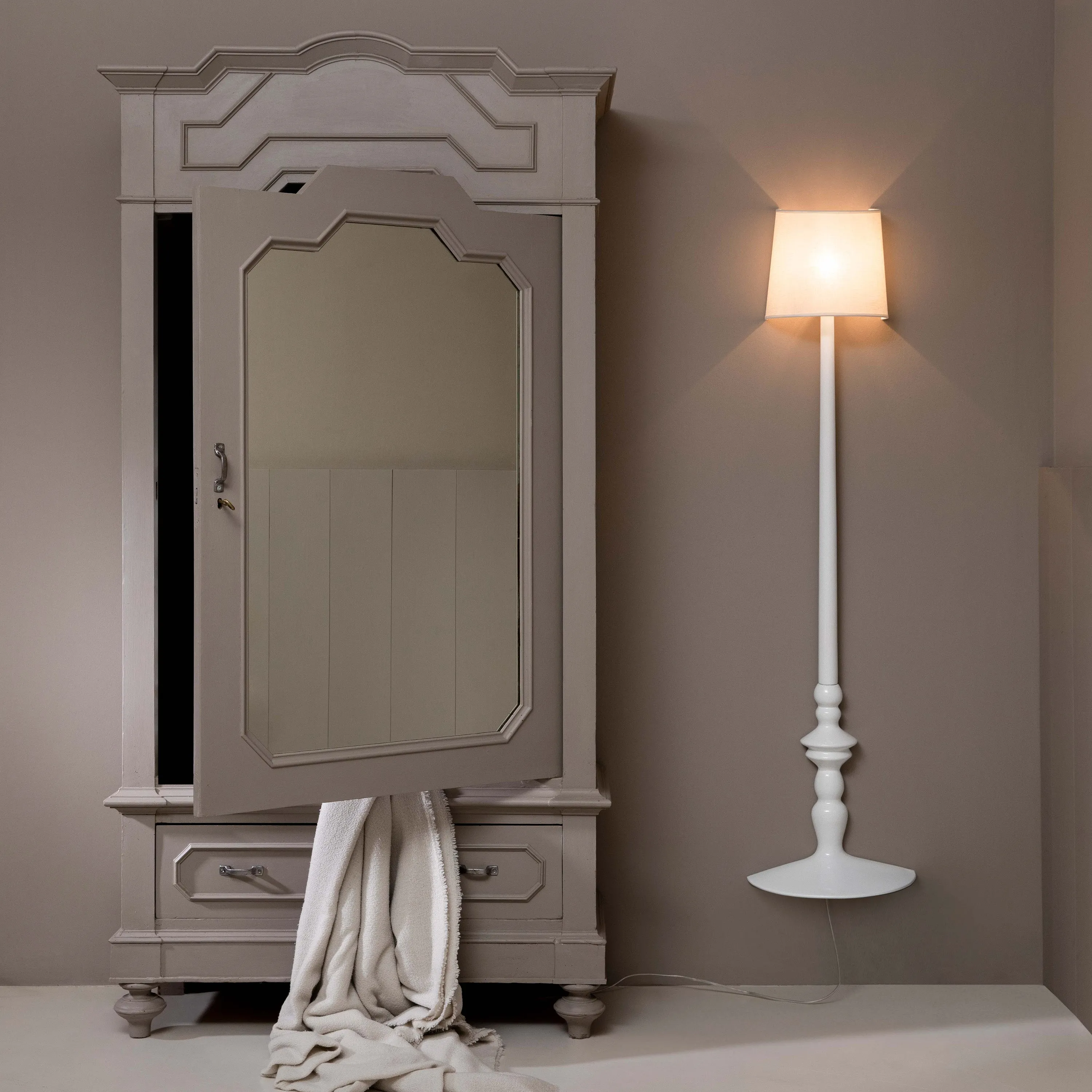 Ali E Baba Floor/Wall Lamp