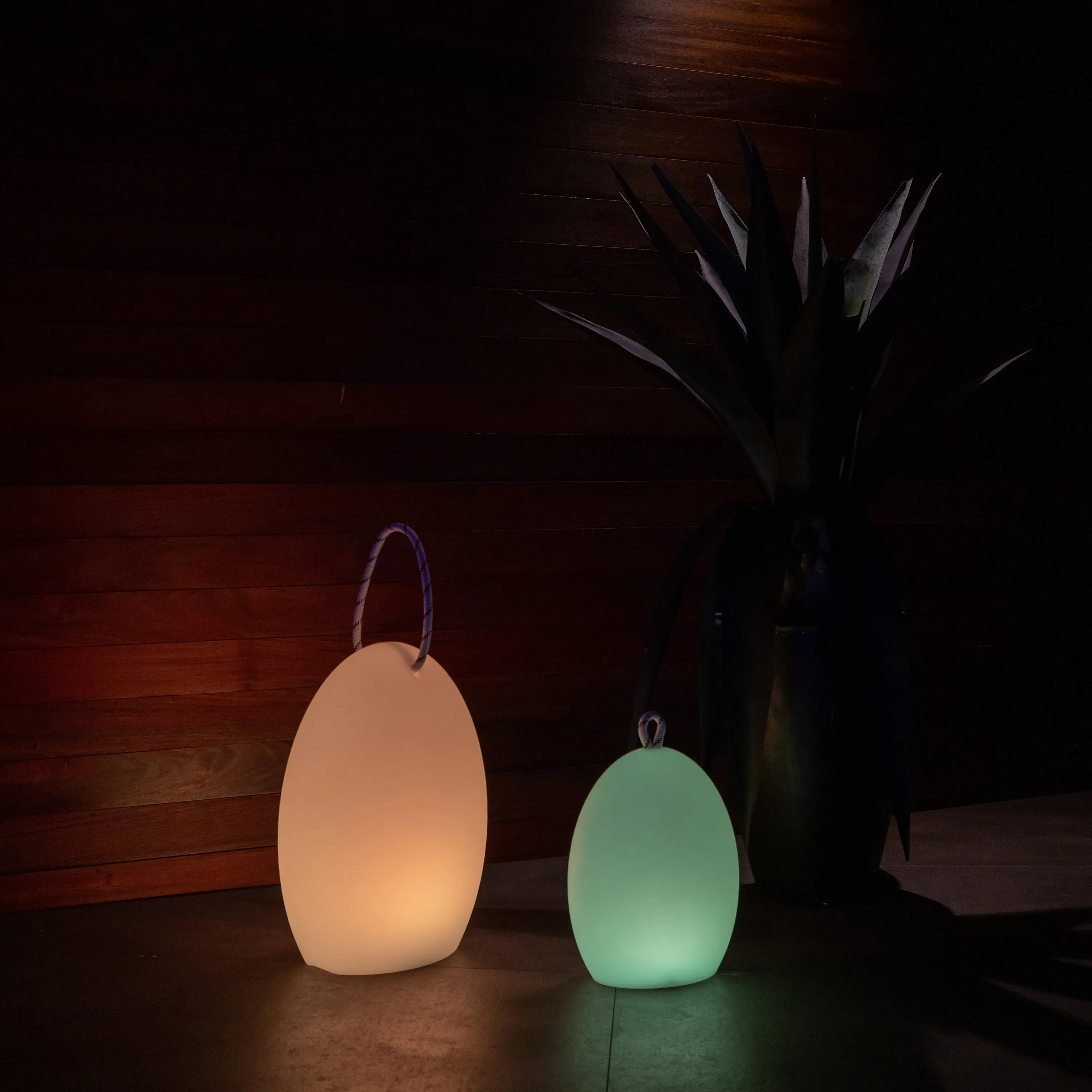 Amande Corde Outdoor Bluetooth LED Table Lamp