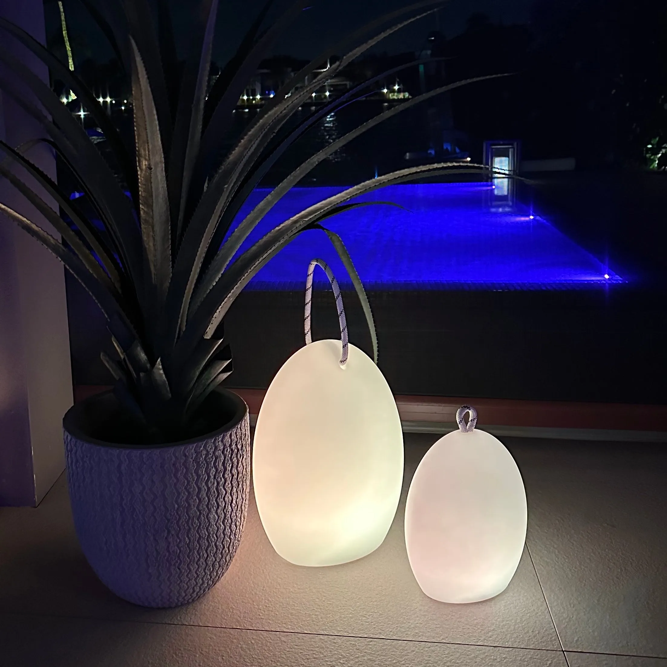 Amande Corde Outdoor Bluetooth LED Table Lamp