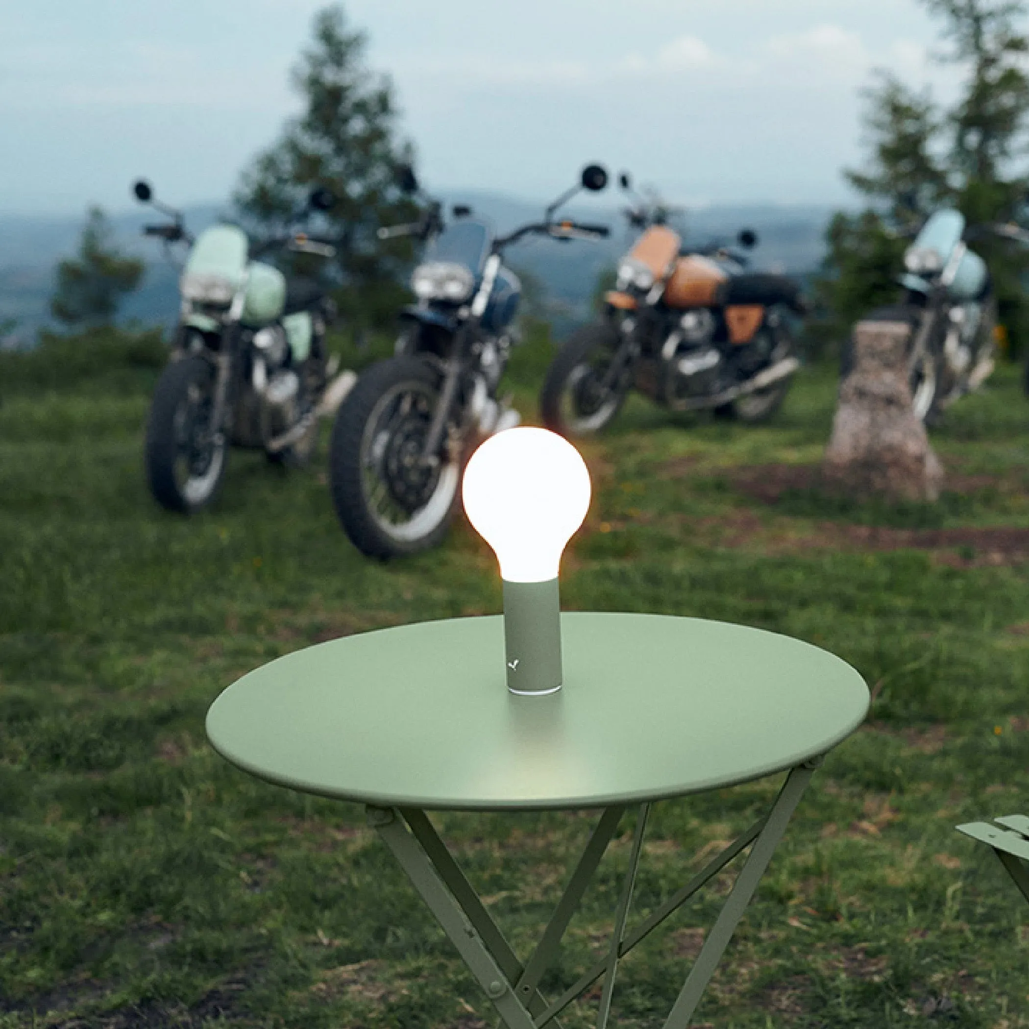 Aplo Lamp