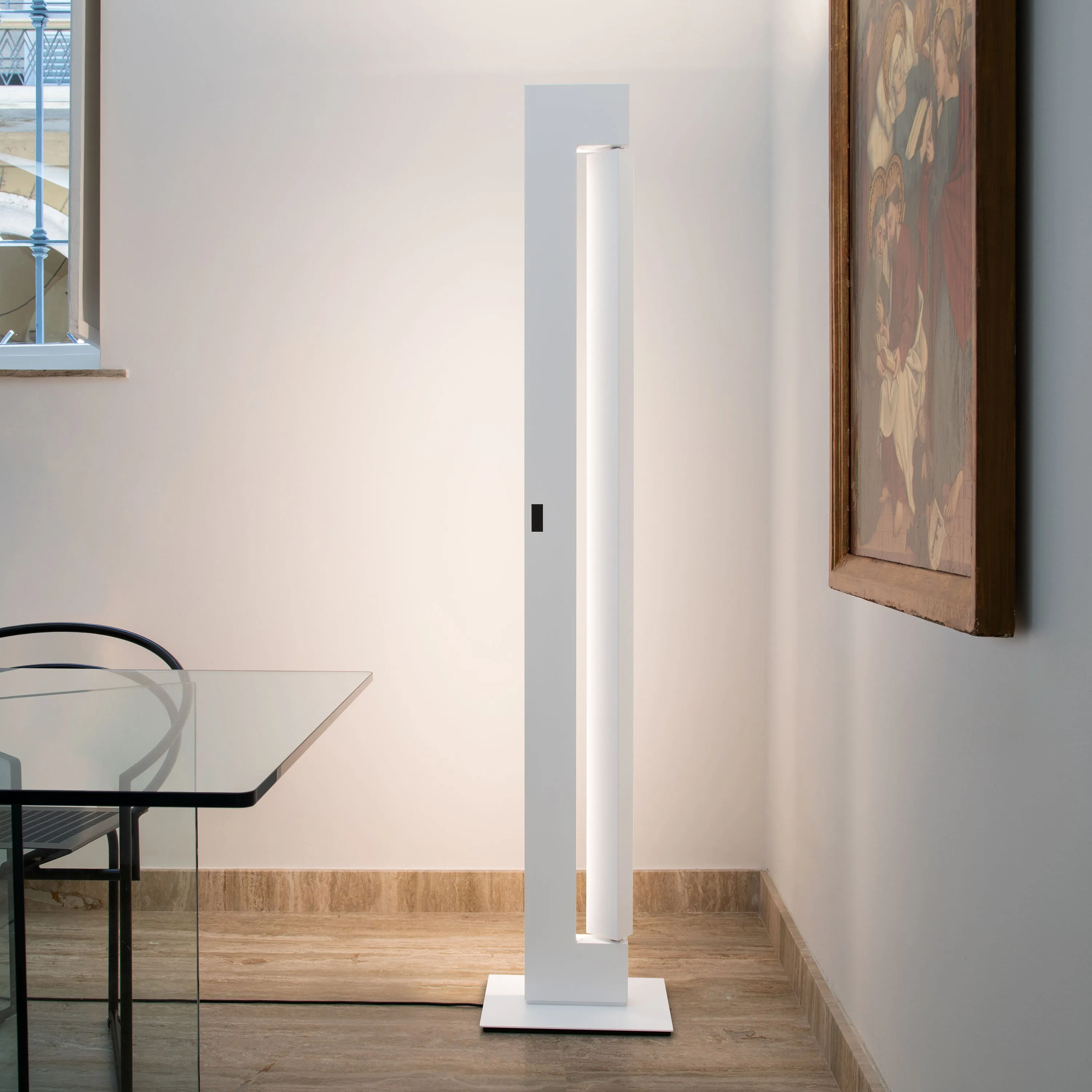 Ara LED Floor Lamp