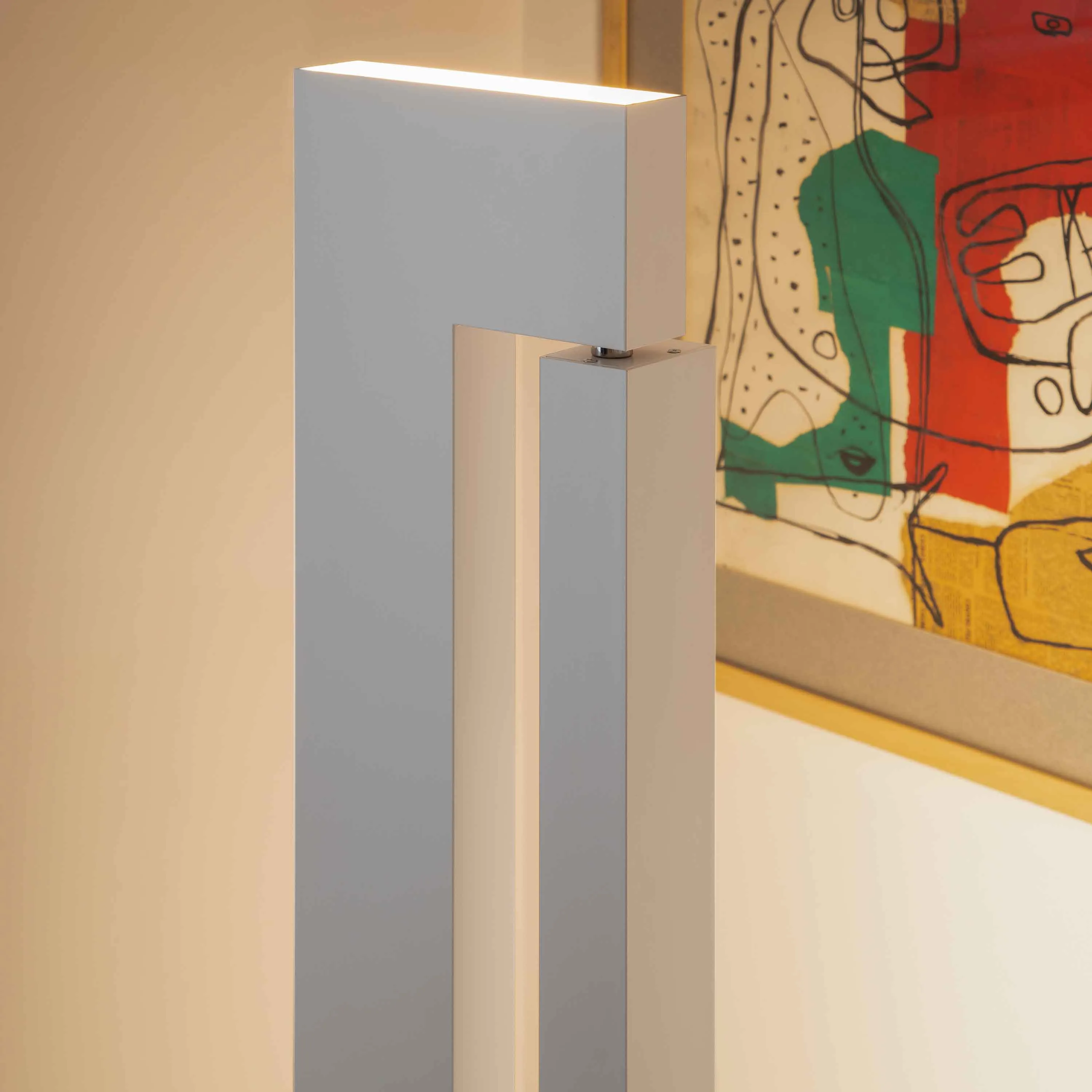 Ara LED Floor Lamp