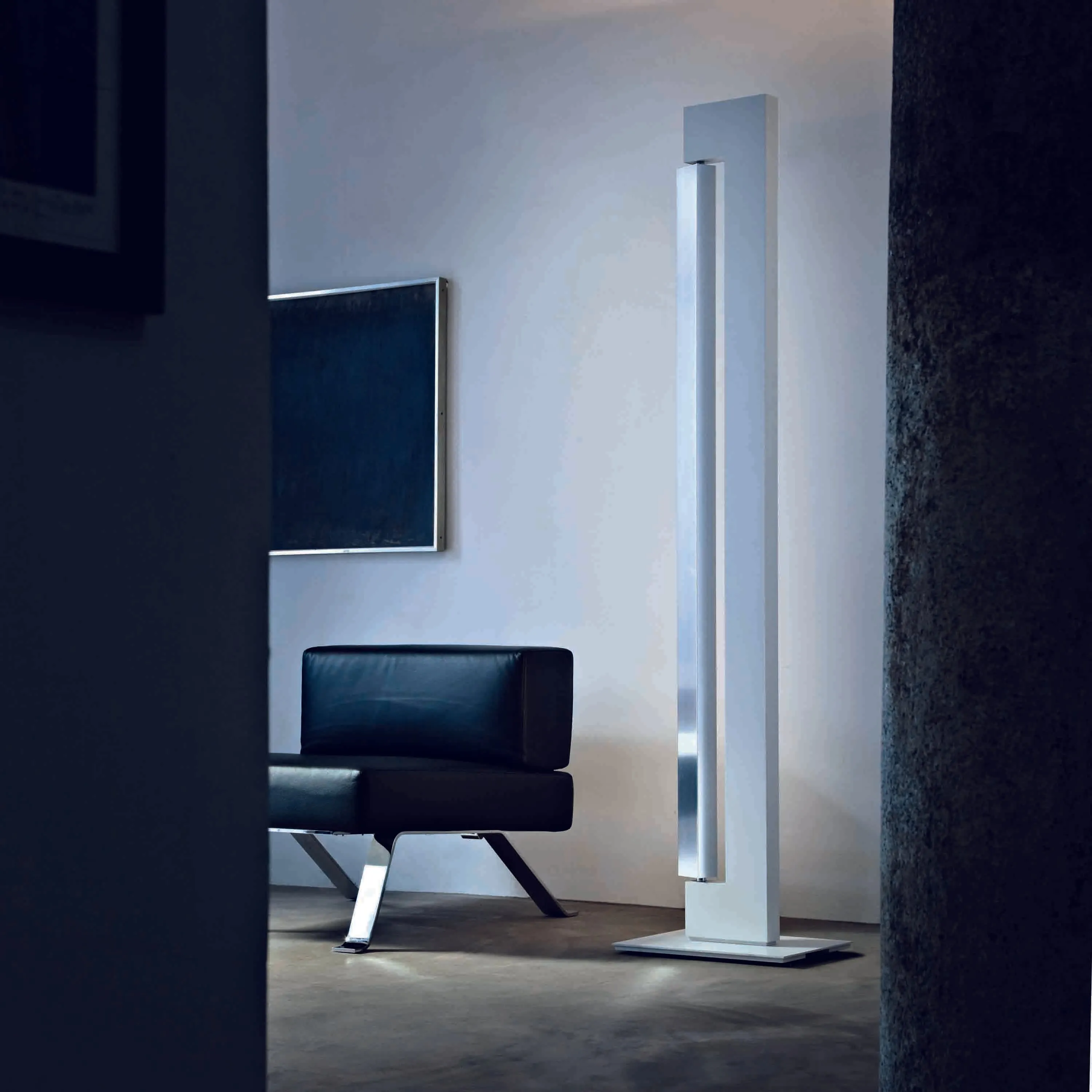 Ara LED Floor Lamp