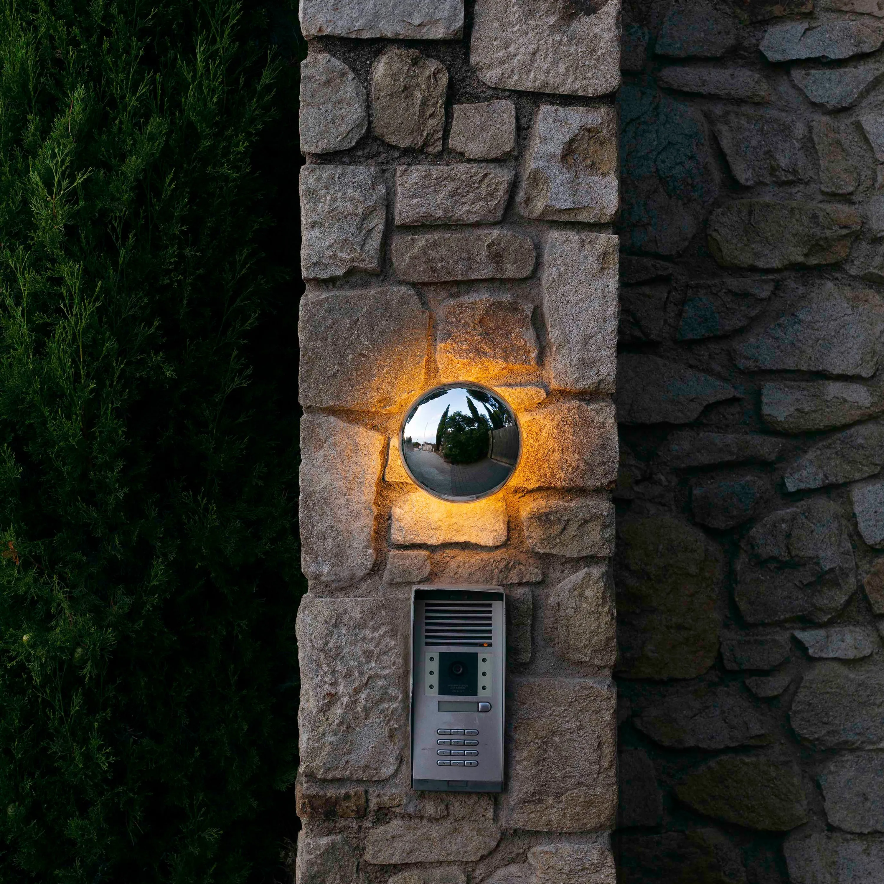 Babila Outdoor Wall Sconce