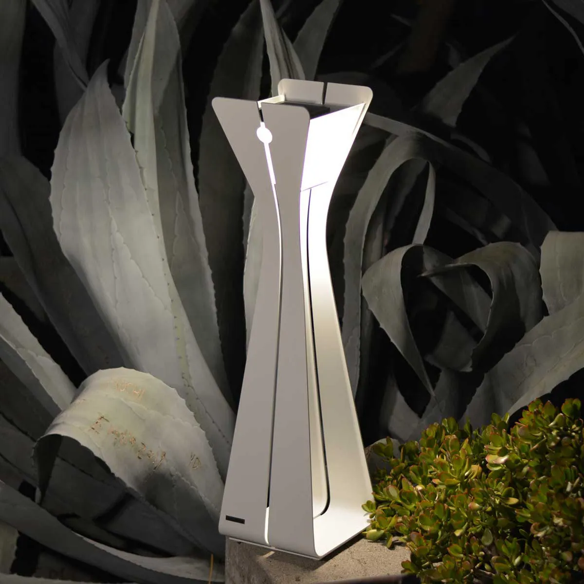 Bloom Solar Outdoor Floor Lamp