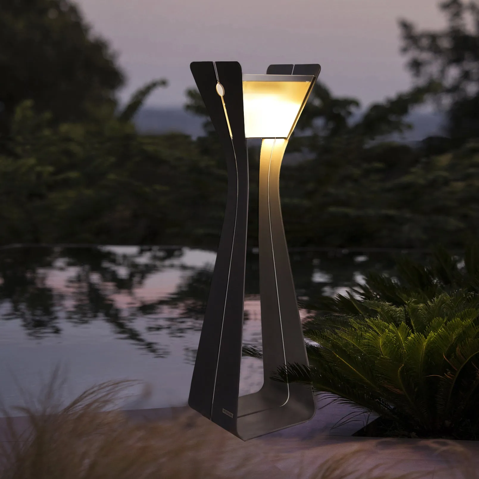 Bloom Solar Outdoor Floor Lamp