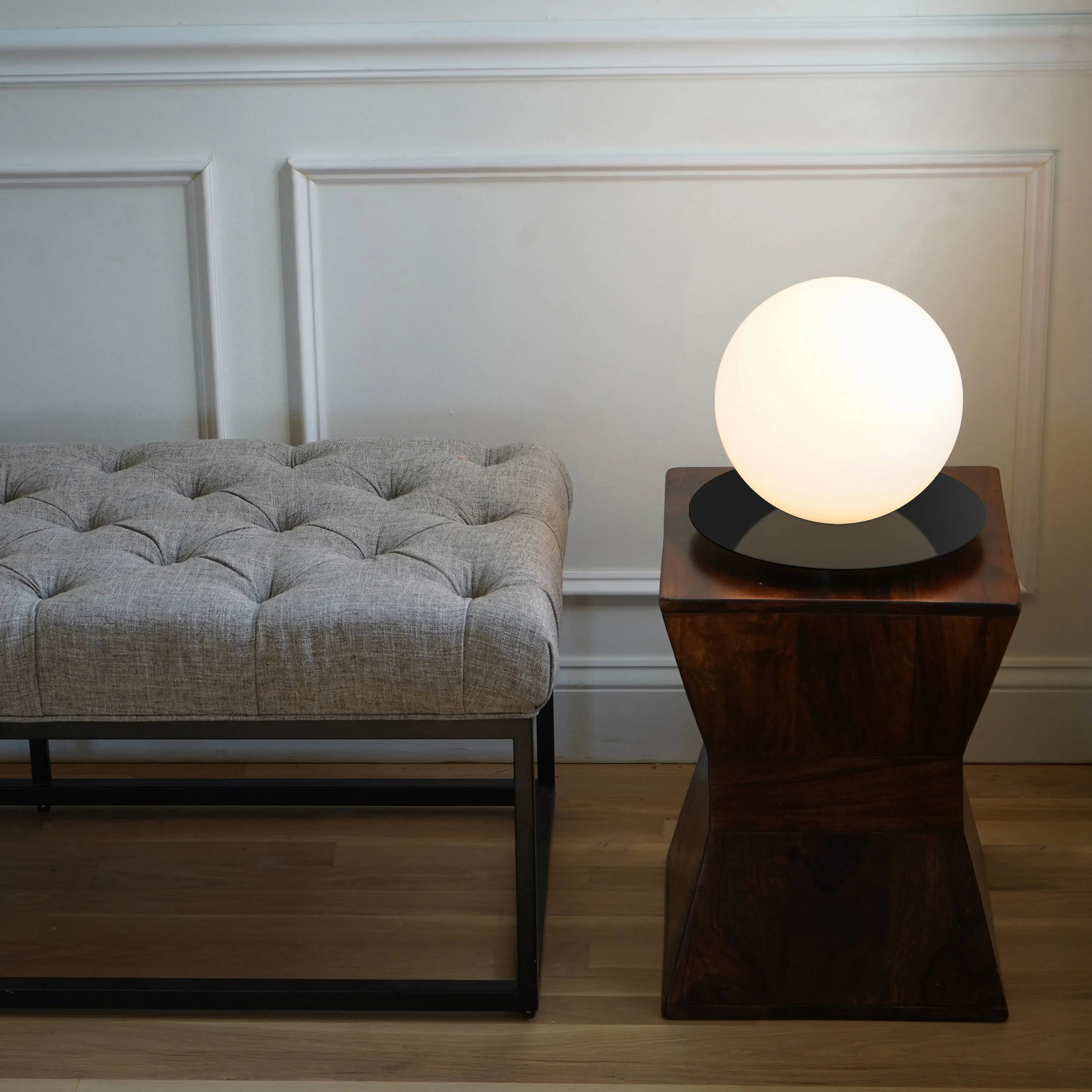 Bola Sphere Table Lamp