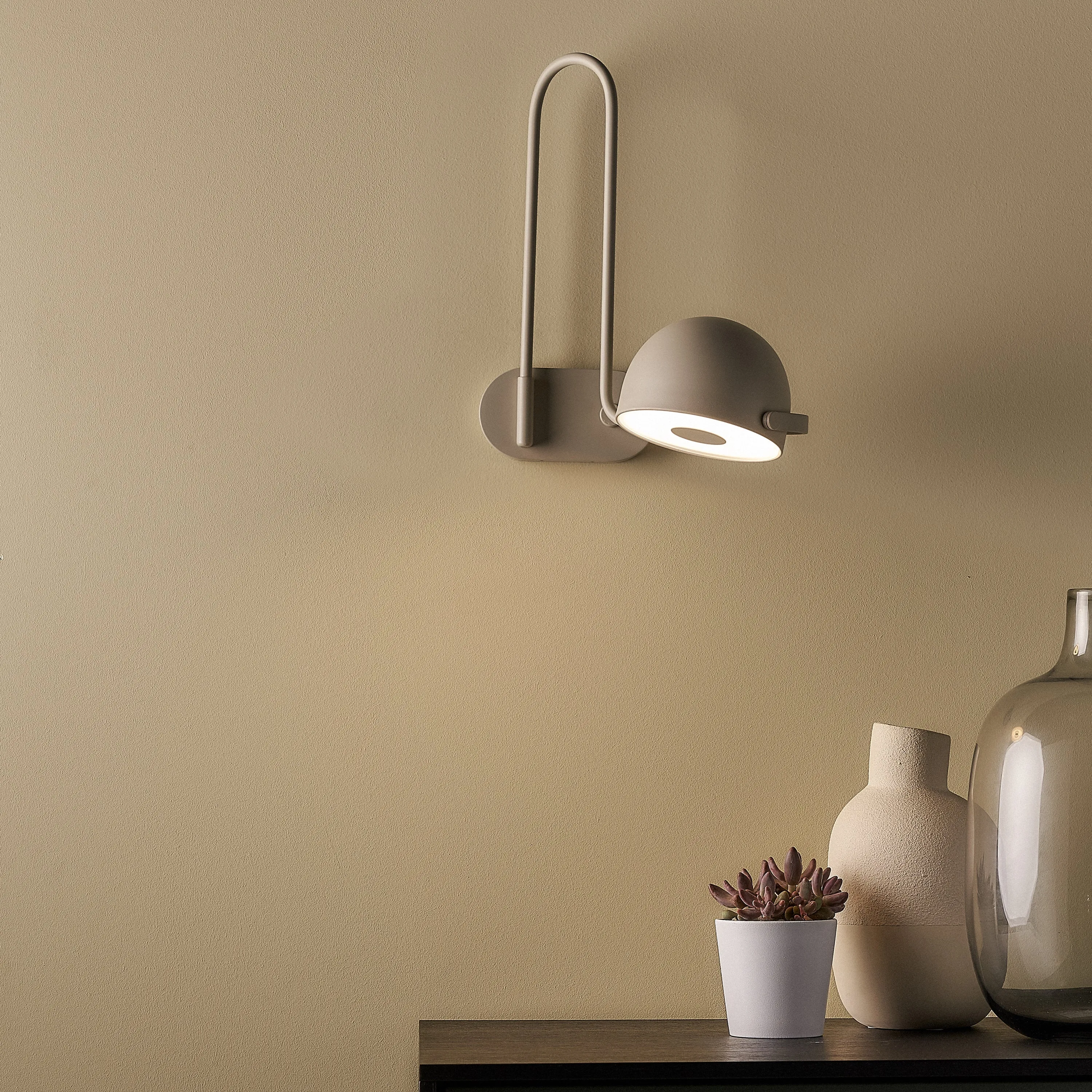 Bowee W1 Wall Sconce