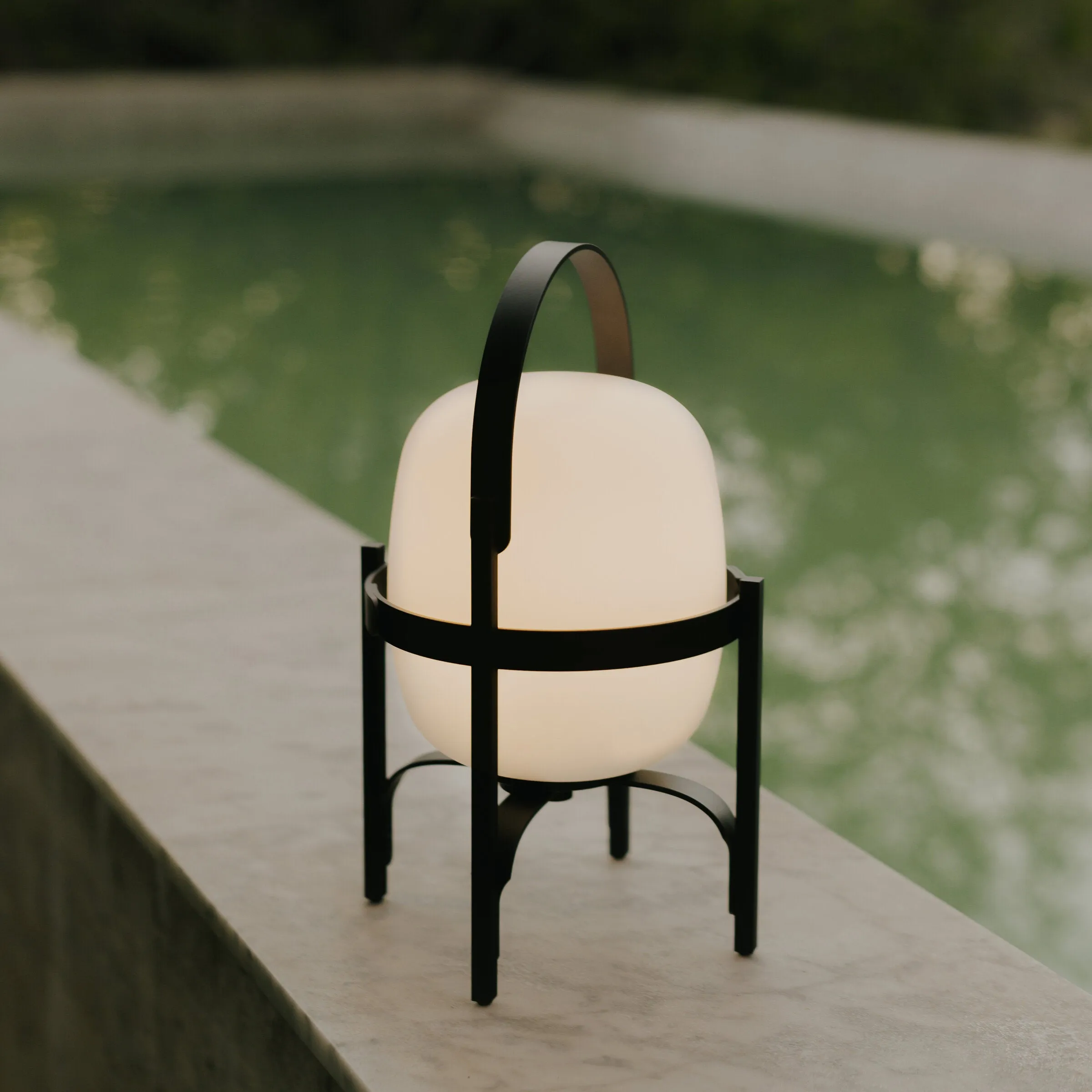 Cestita Rechargeable Outdoor Table Lamp