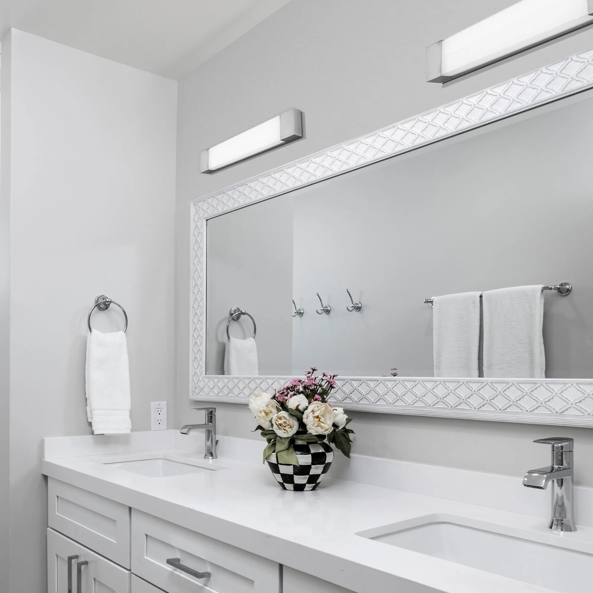 Darcy LED Bathroom Vanity Light