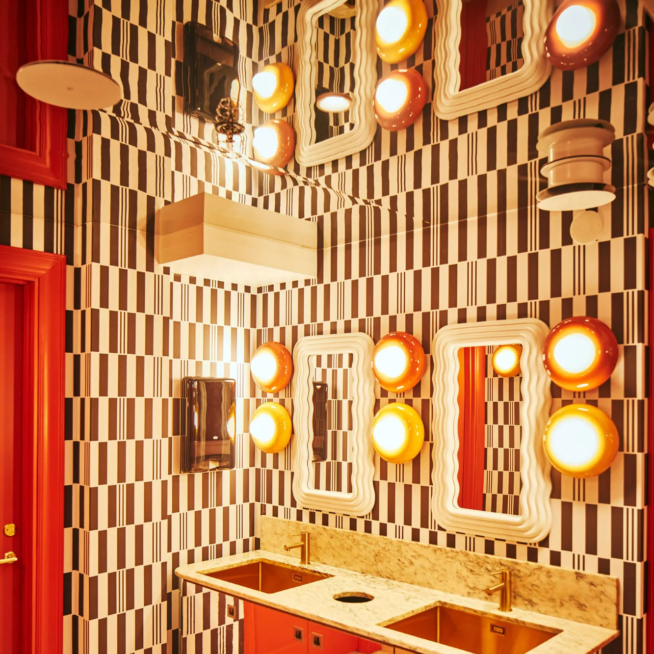 Deco Bumbum Wall/Ceiling Light