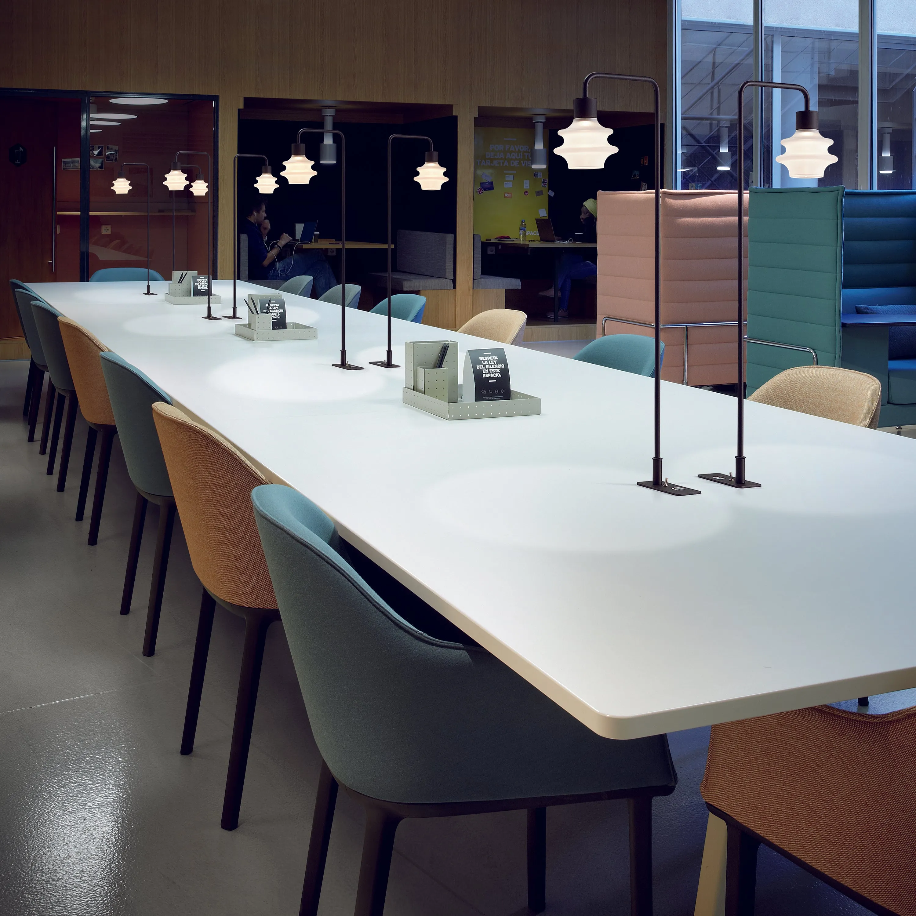 Drop M/70 Table Lamp