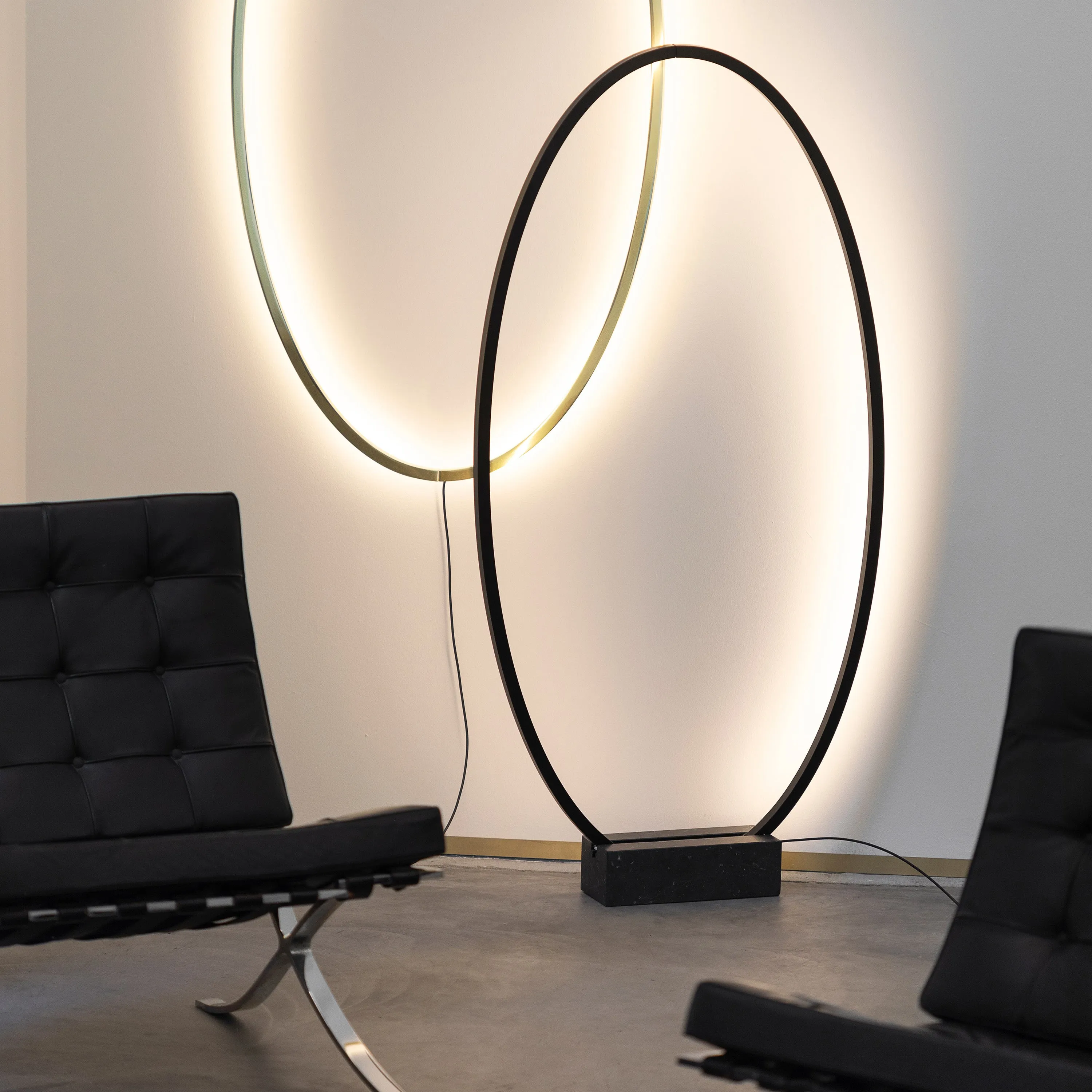 Ellisse Floor Lamp