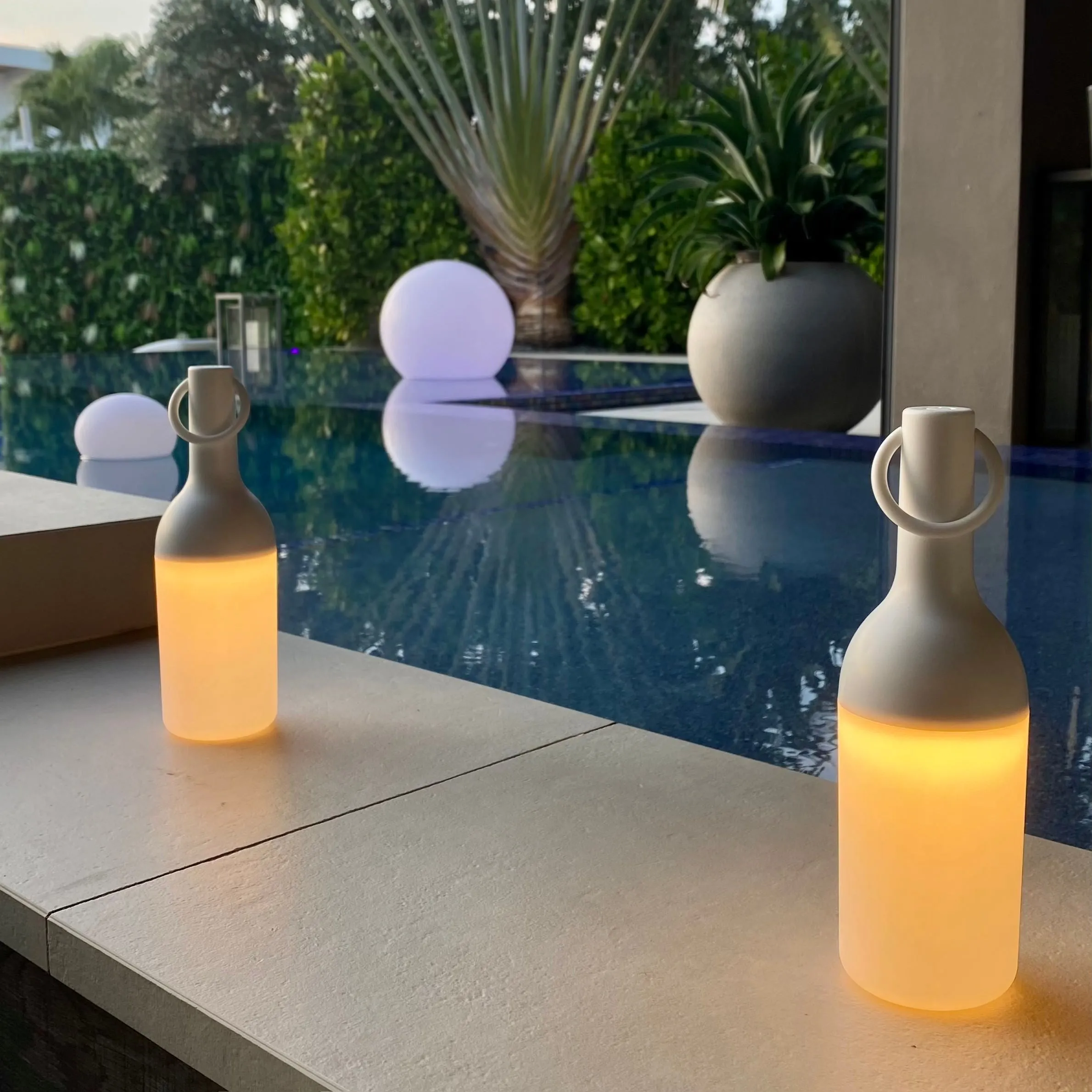 Elo Portable LED Table Lamp