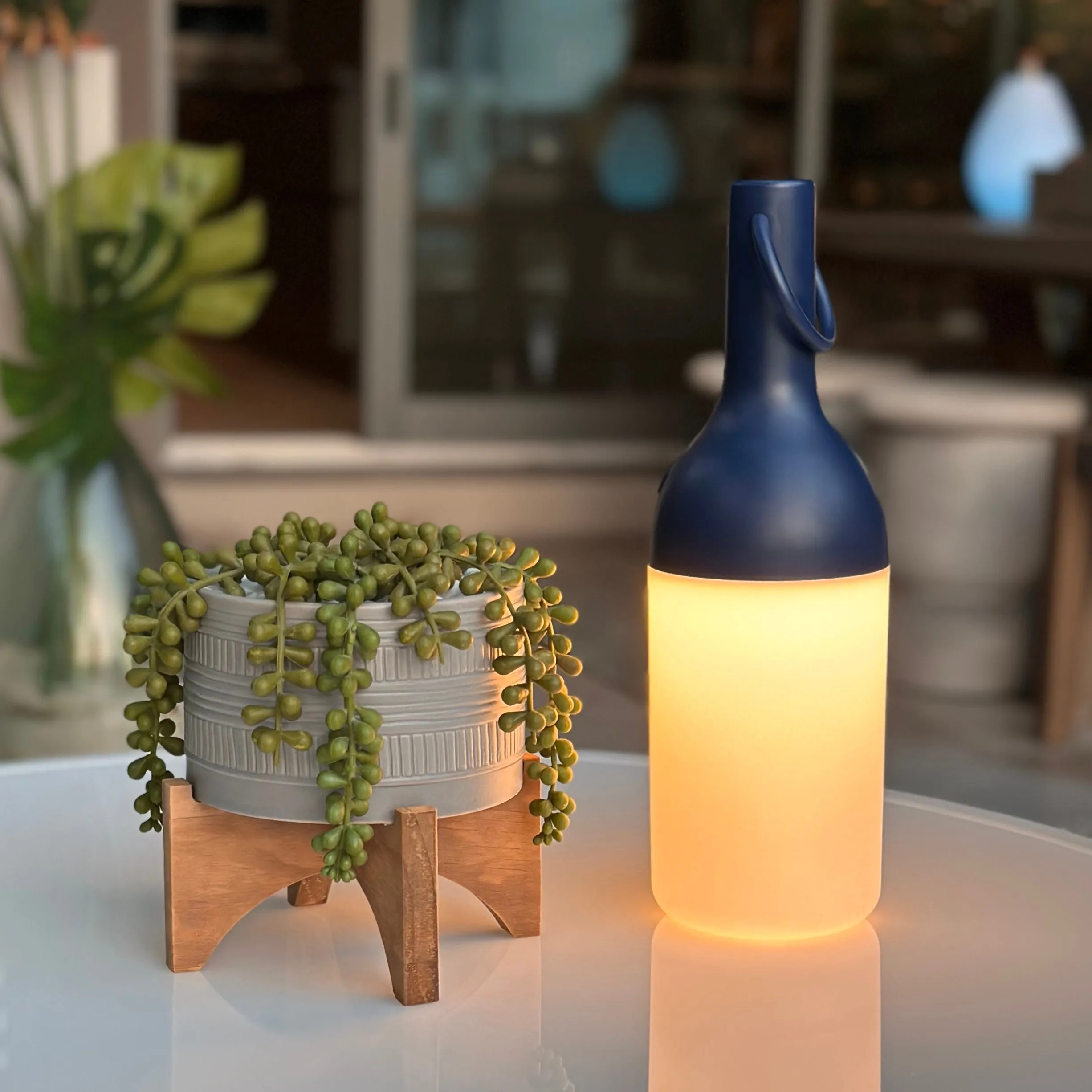 Elo Portable LED Table Lamp