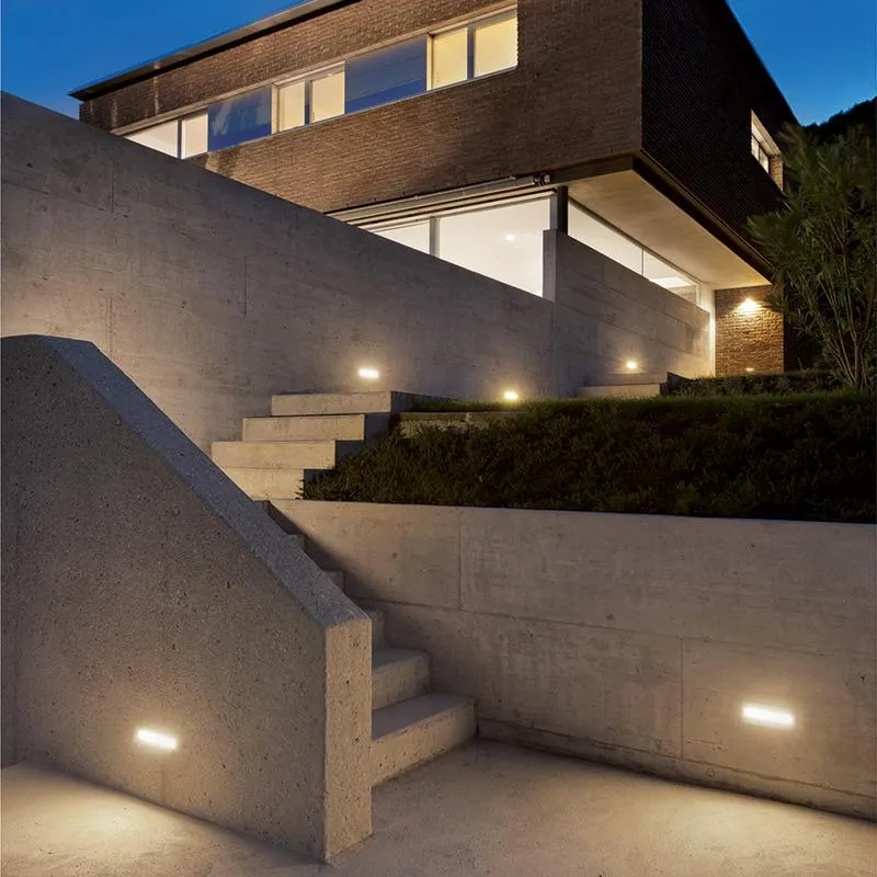 Endurance LED Brick Light