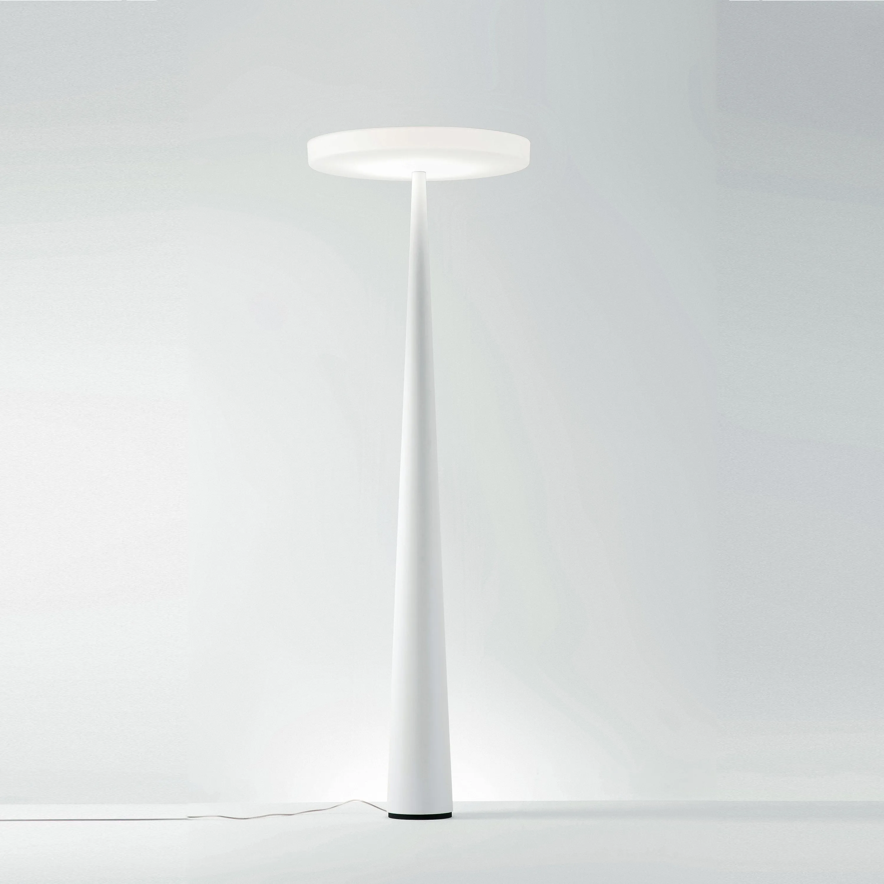 Equilibre Outdoor LED Floor Lamp