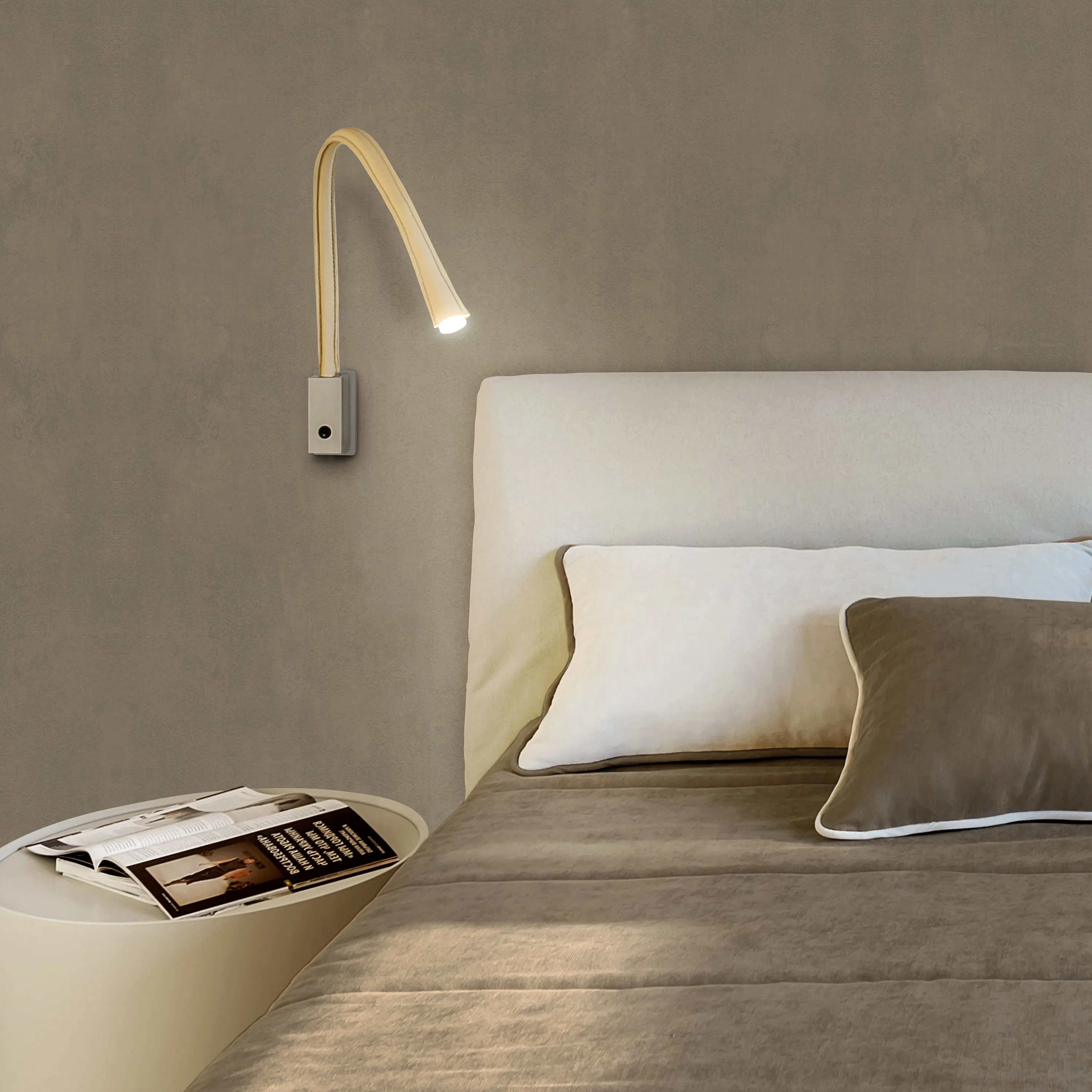 Flexiled Wall Light