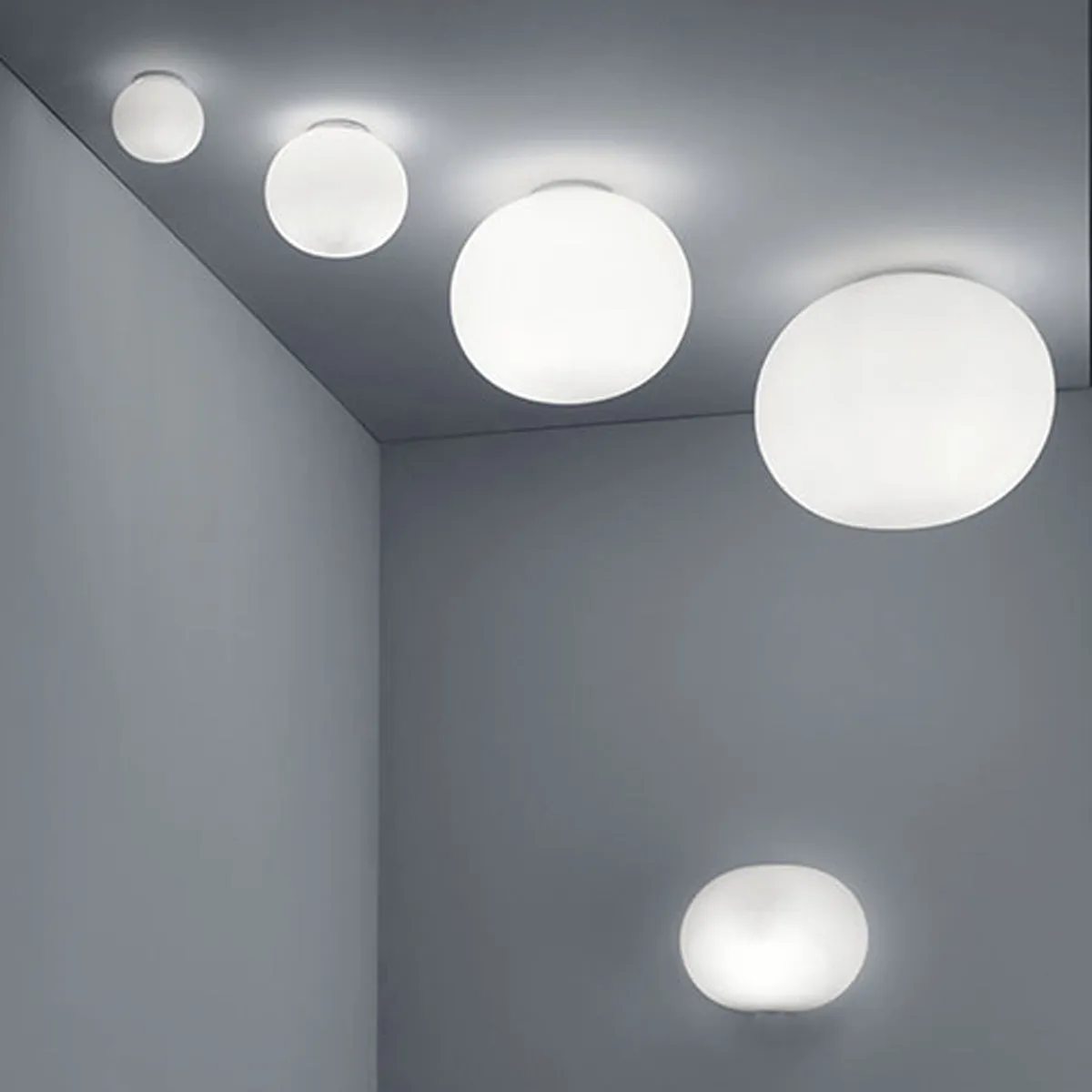 Glo-Ball W Wall Sconce