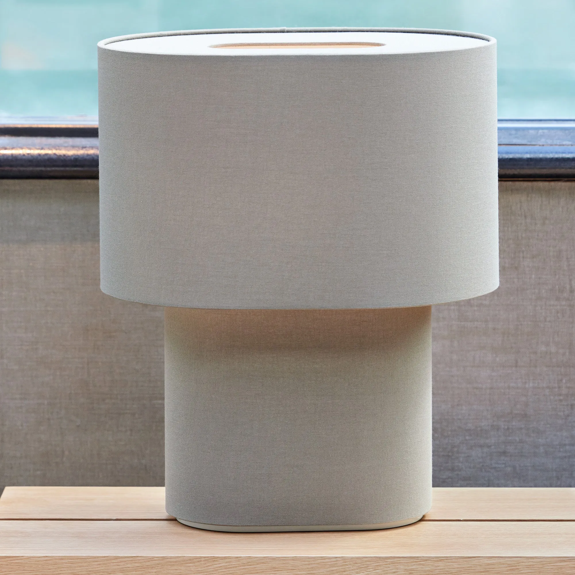 Hilla Table Lamp