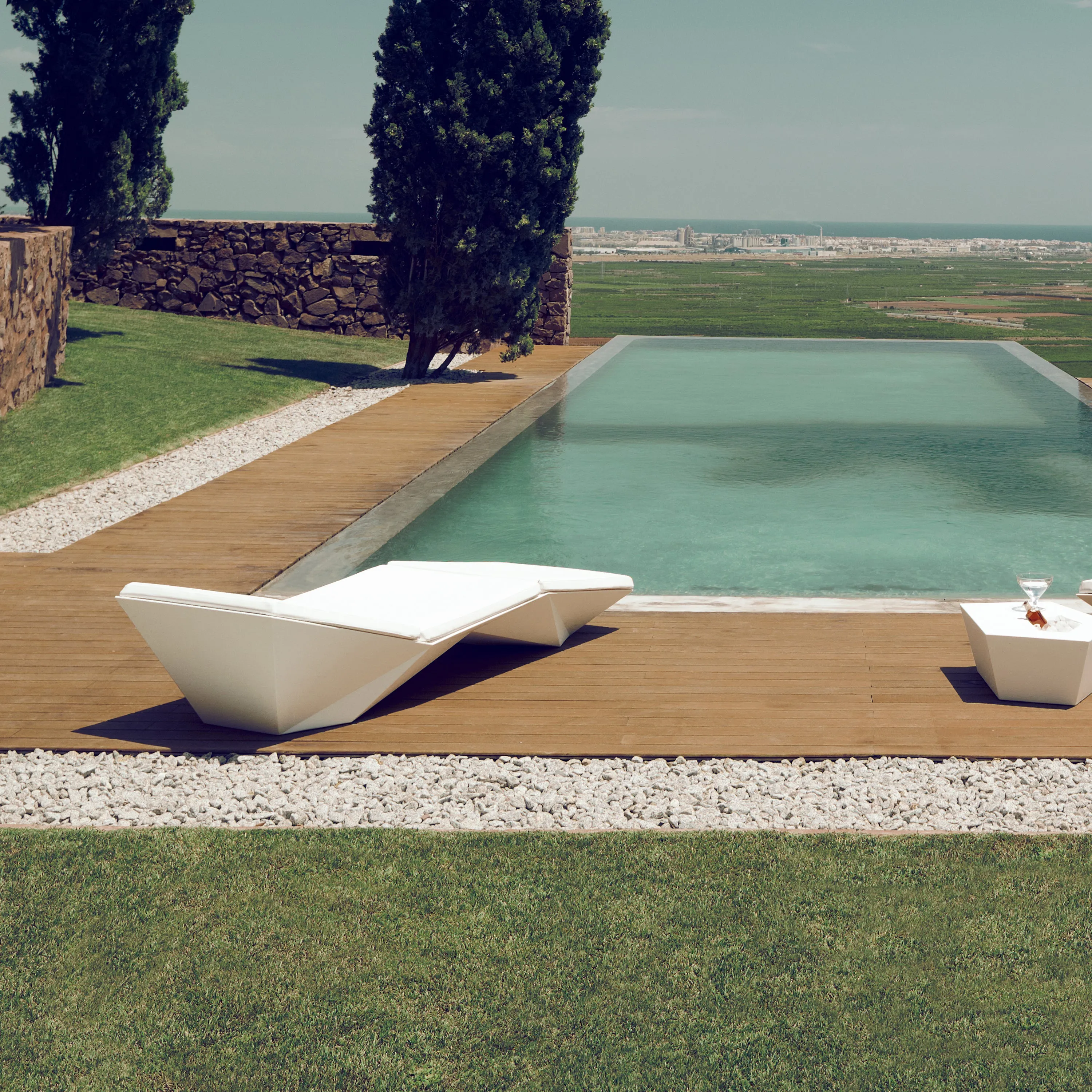 Illuminated Faz Sun Chaise