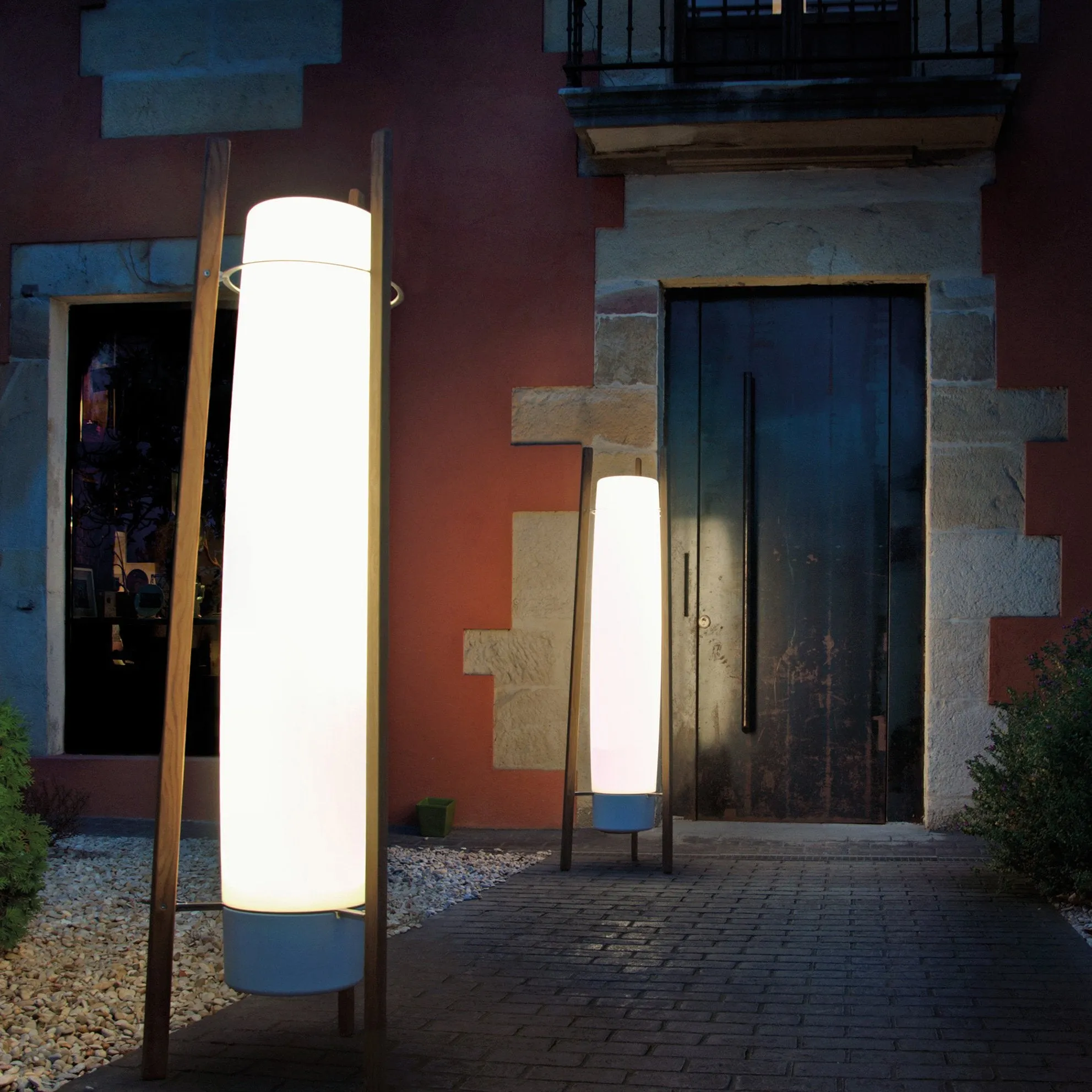 Inn Side Outdoor Lamp