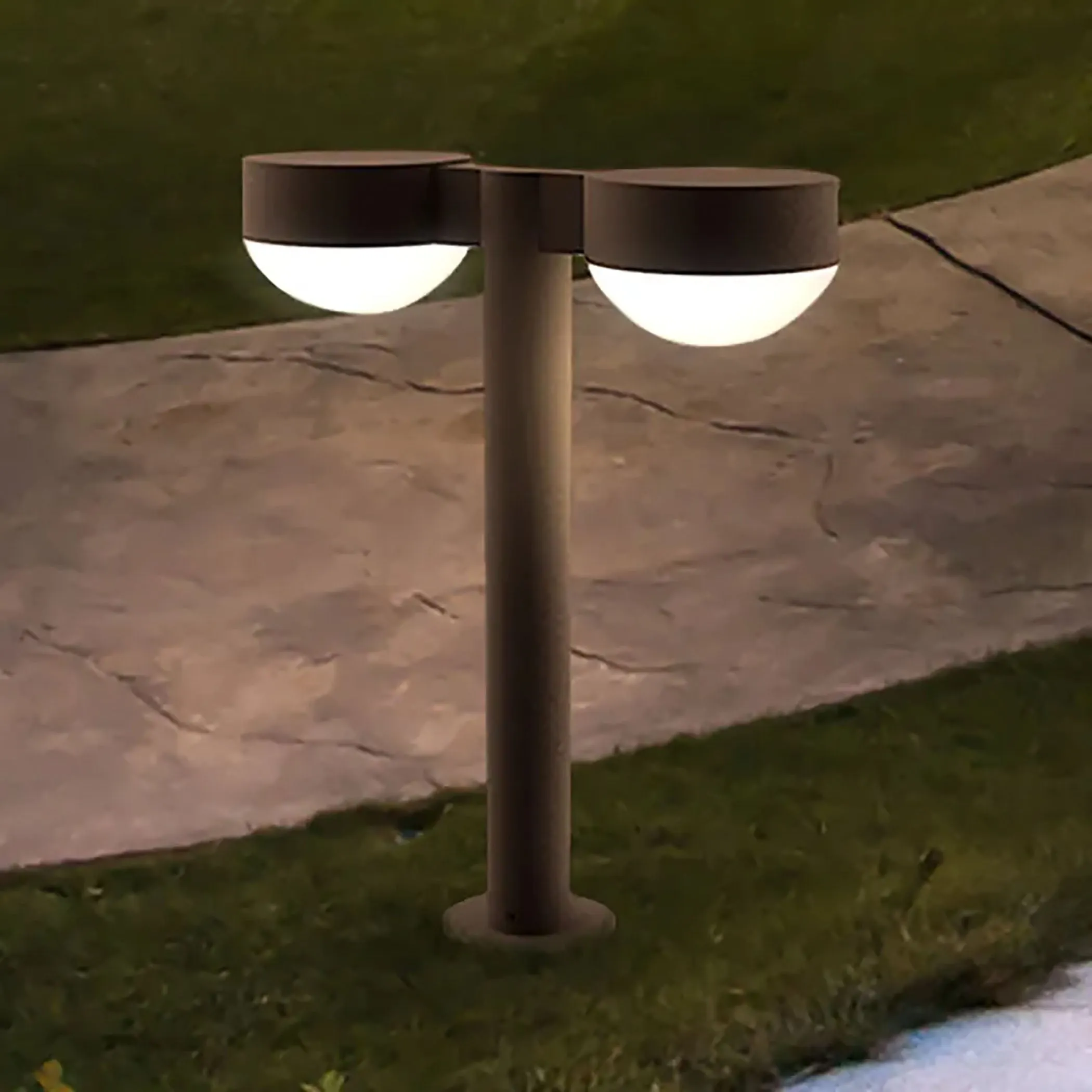 Inside-Out REALS 2-Light LED Bollard