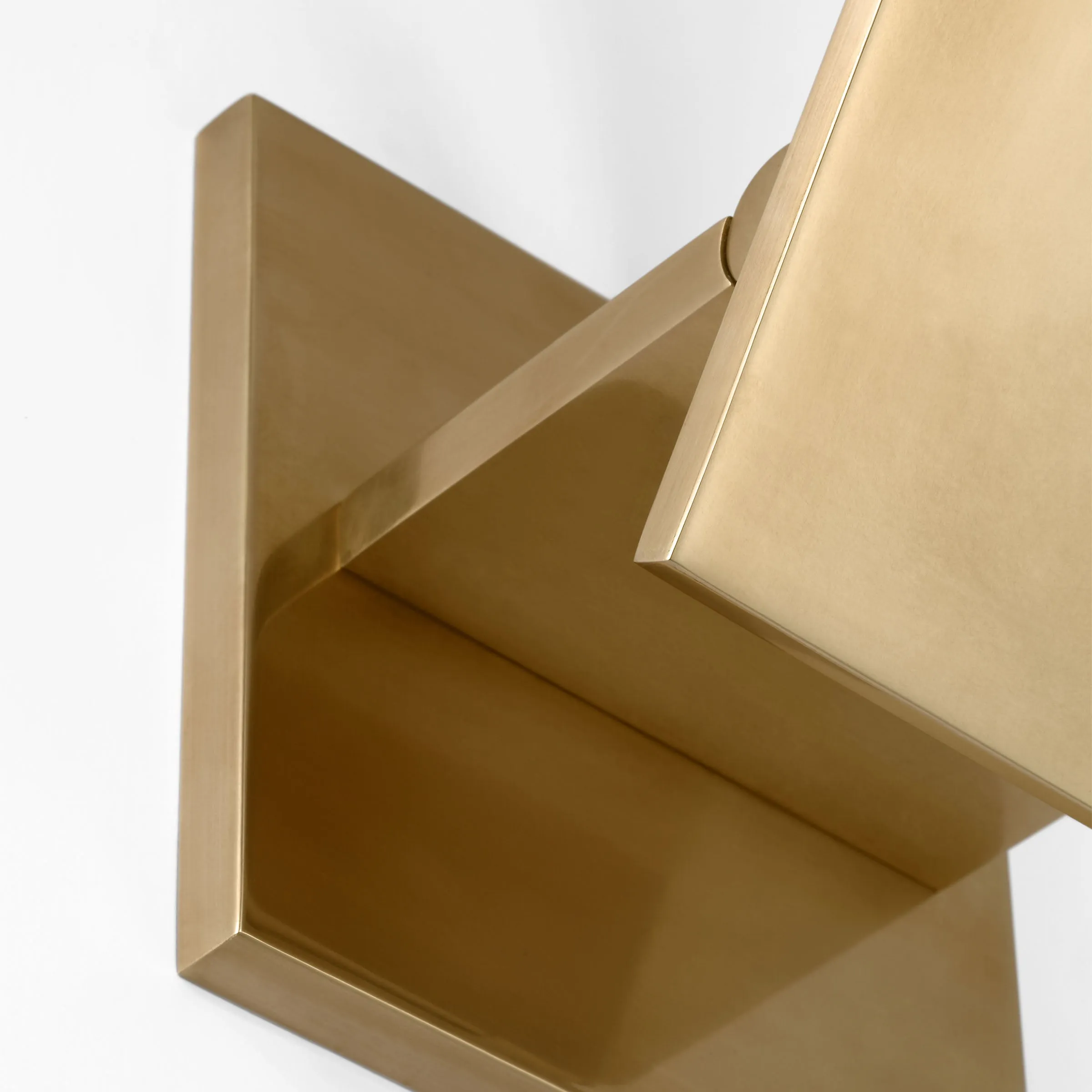 Kelly Wearstler Angolo Wall Sconce
