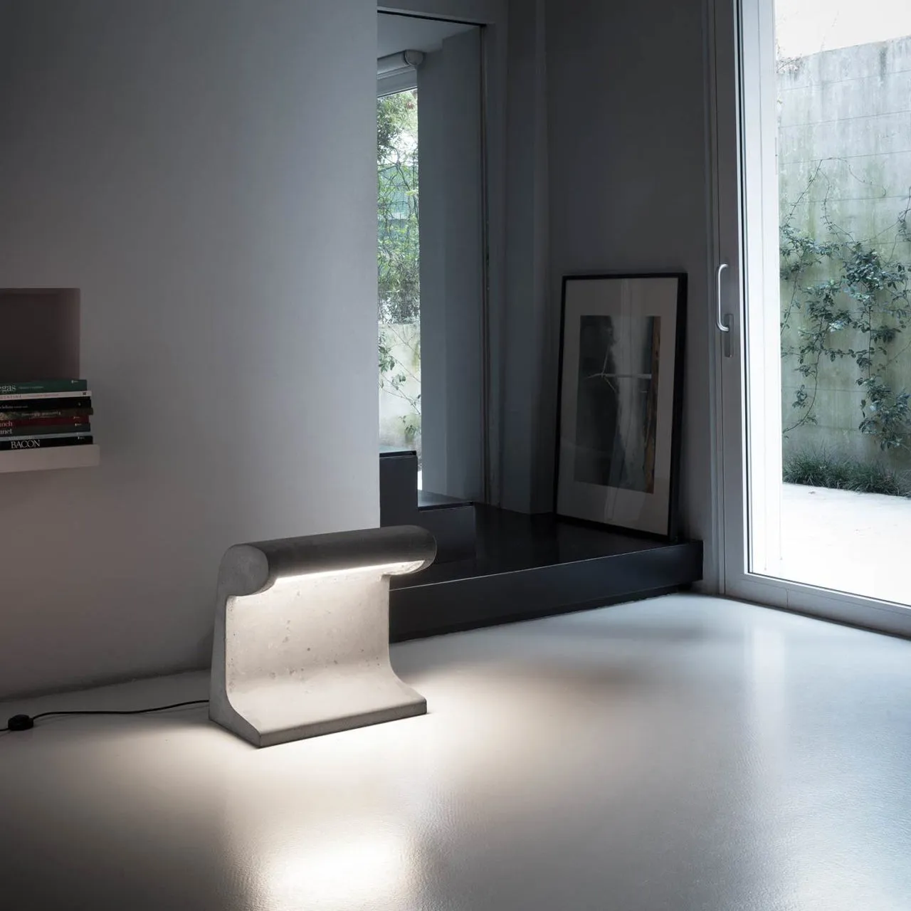 Le Corbusier Borne Beton Grande Outdoor Floor Lamp