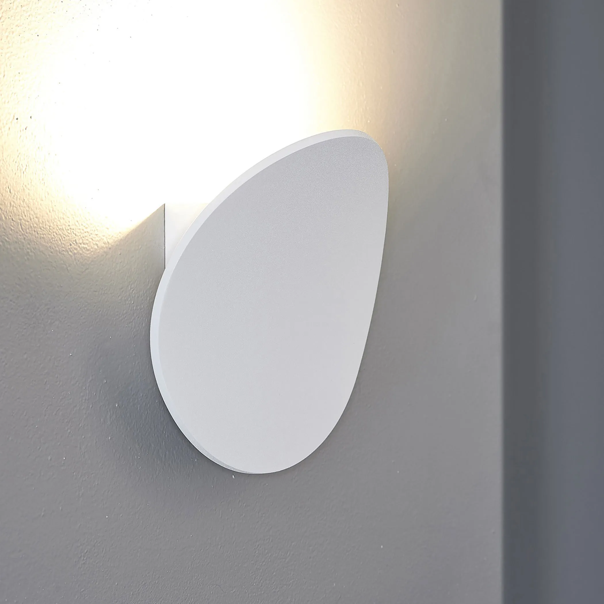 Lunaro Wall Sconce