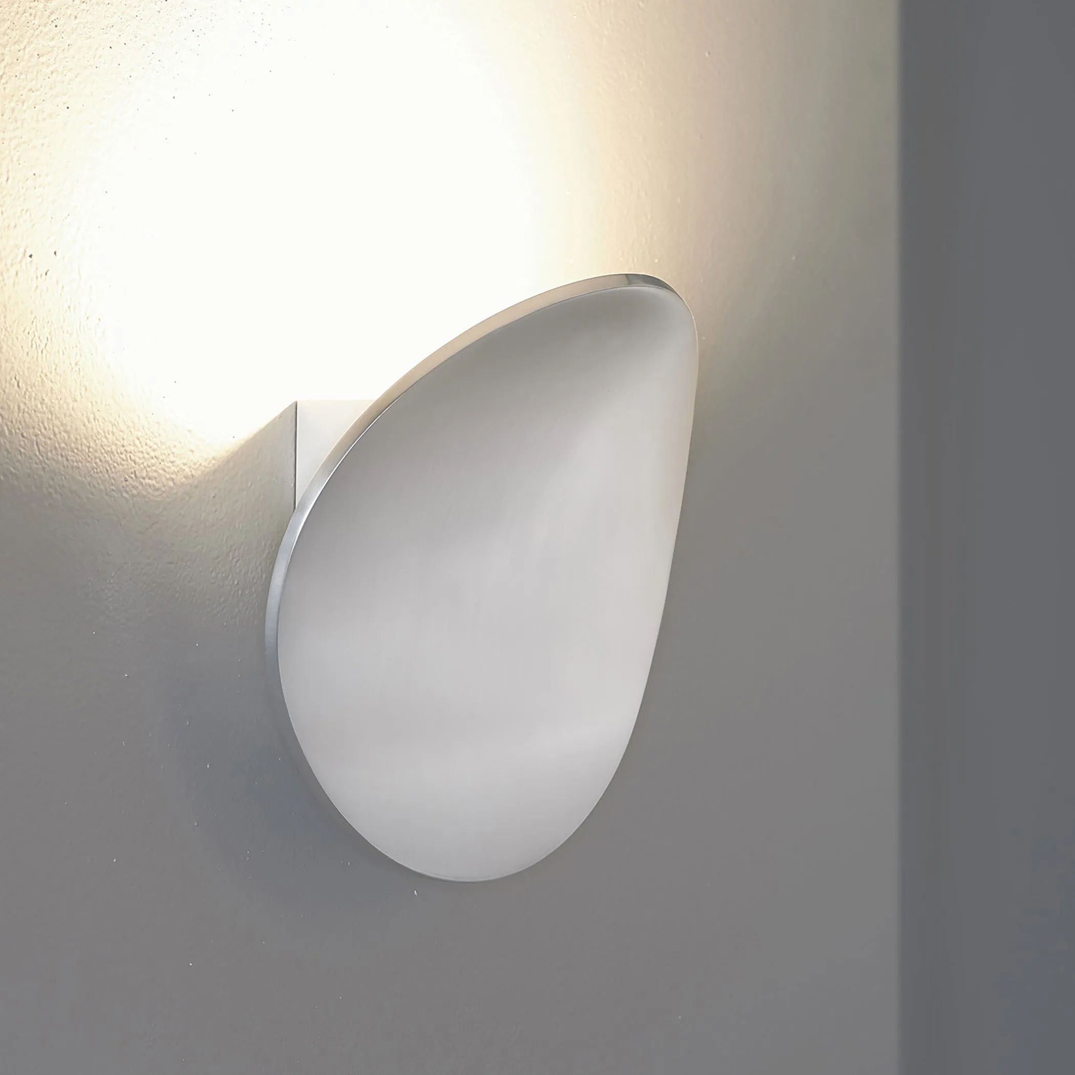 Lunaro Wall Sconce