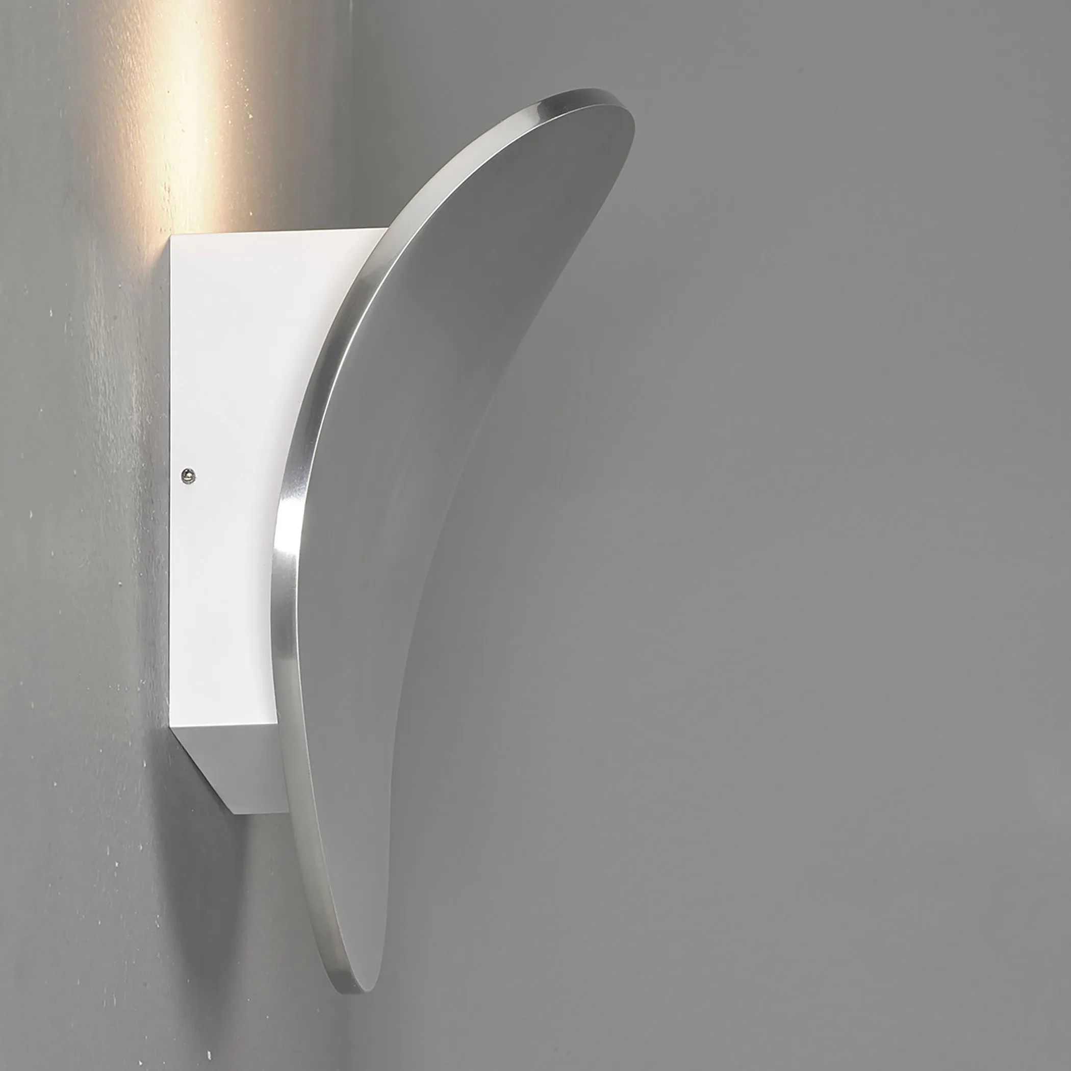 Lunaro Wall Sconce