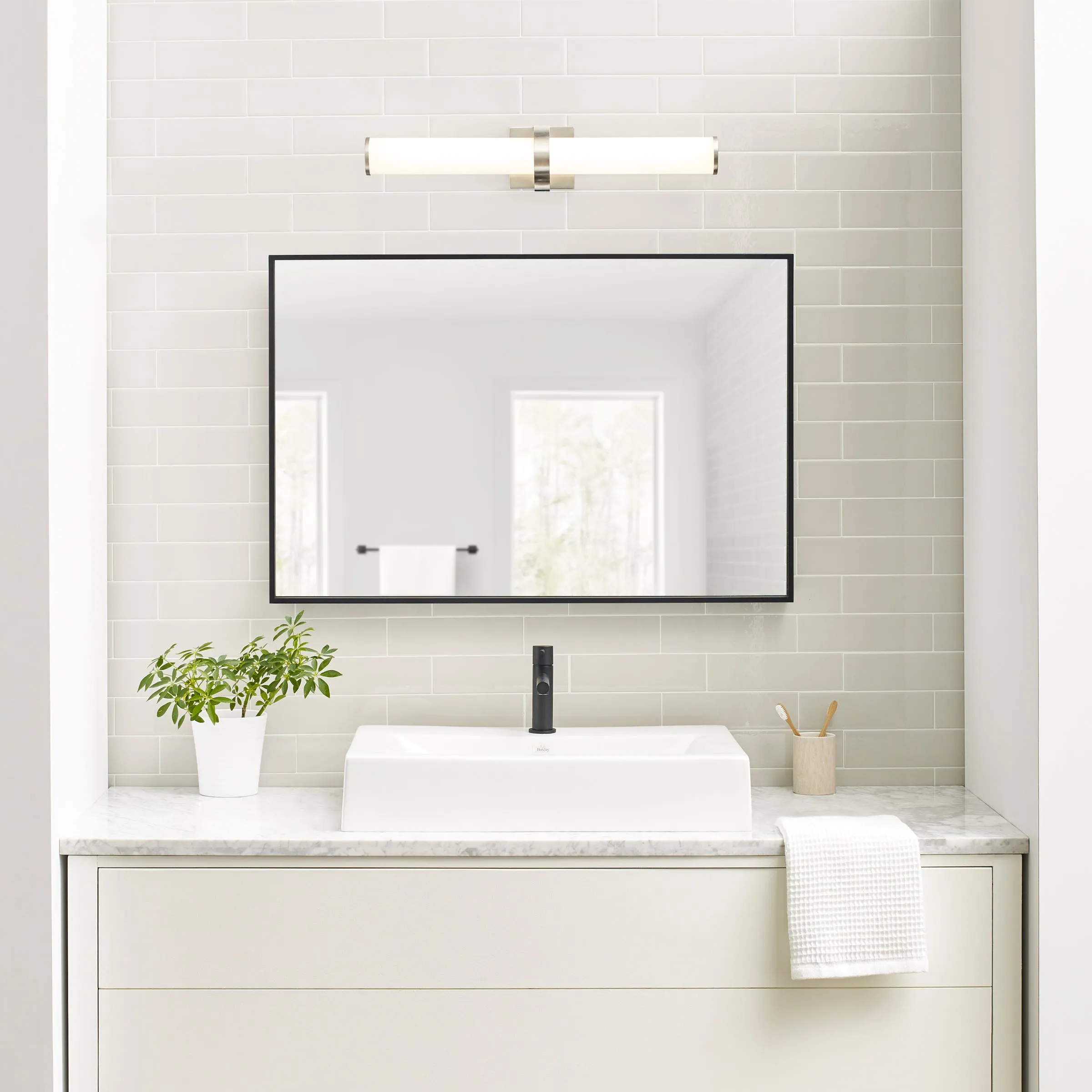 Lynk Bath Light