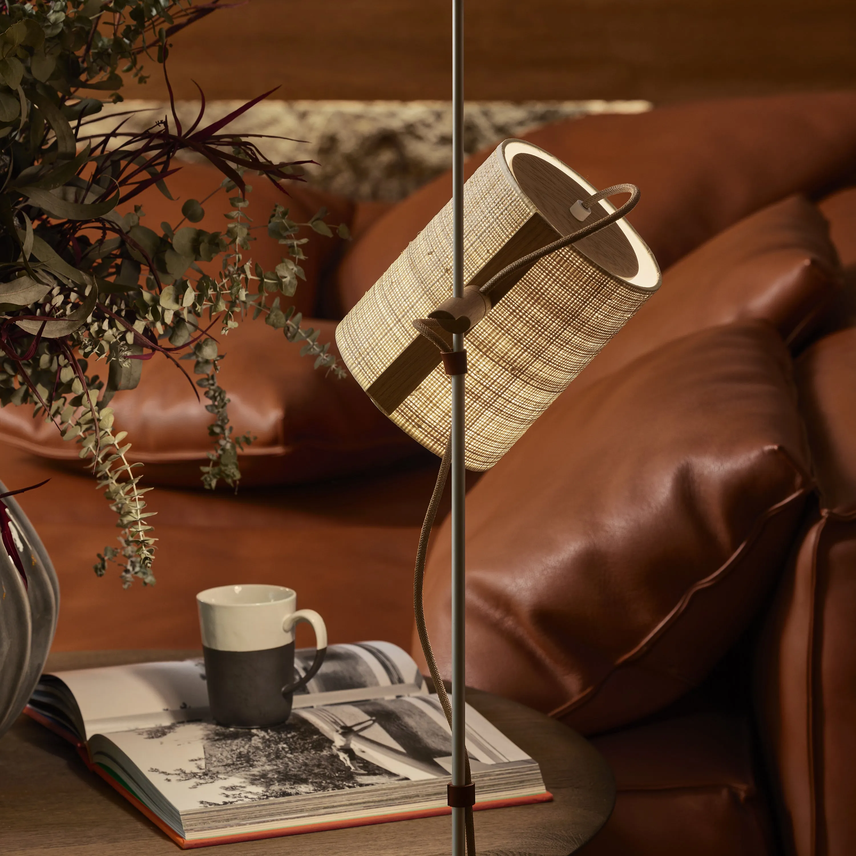 Magnetic Foco Floor Lamp