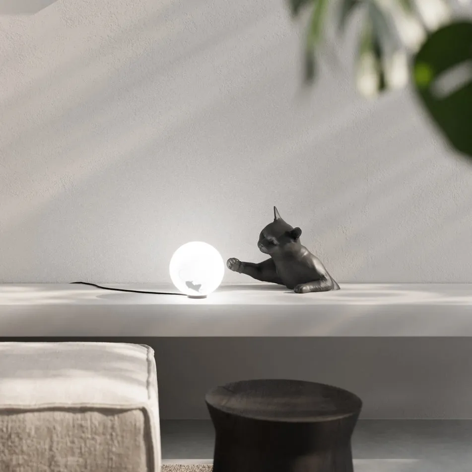 Maoo LED Table Lamp