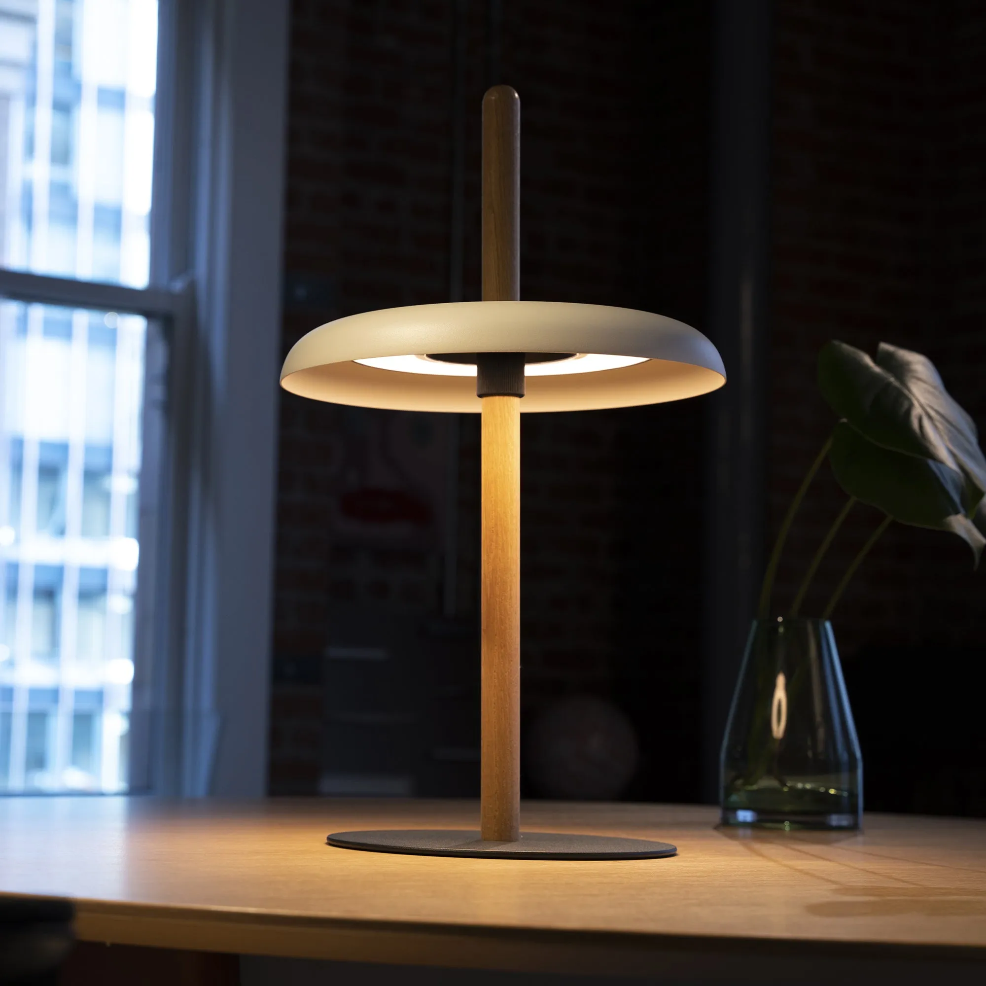 Nivel LED Portable Table Lamp