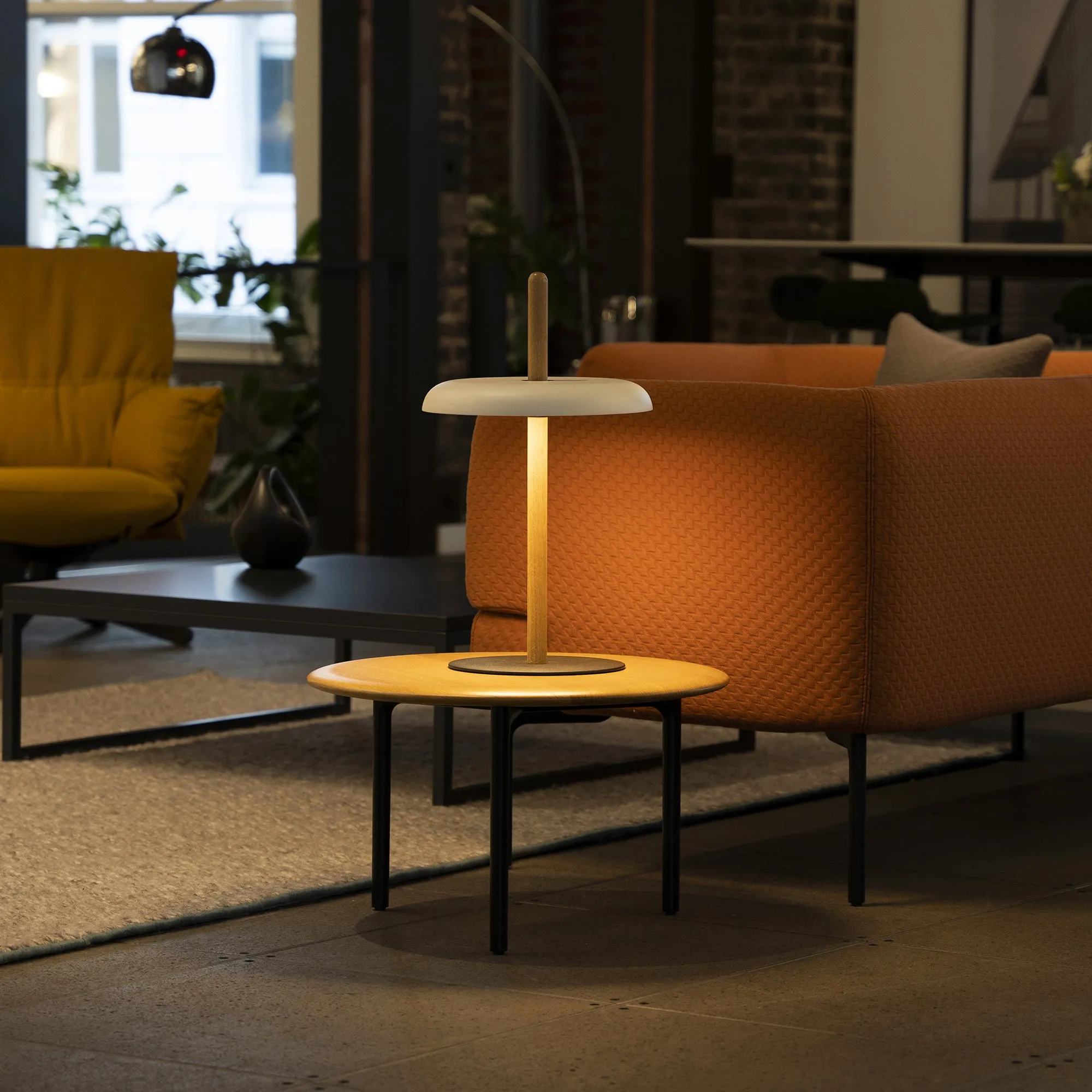Nivel LED Portable Table Lamp