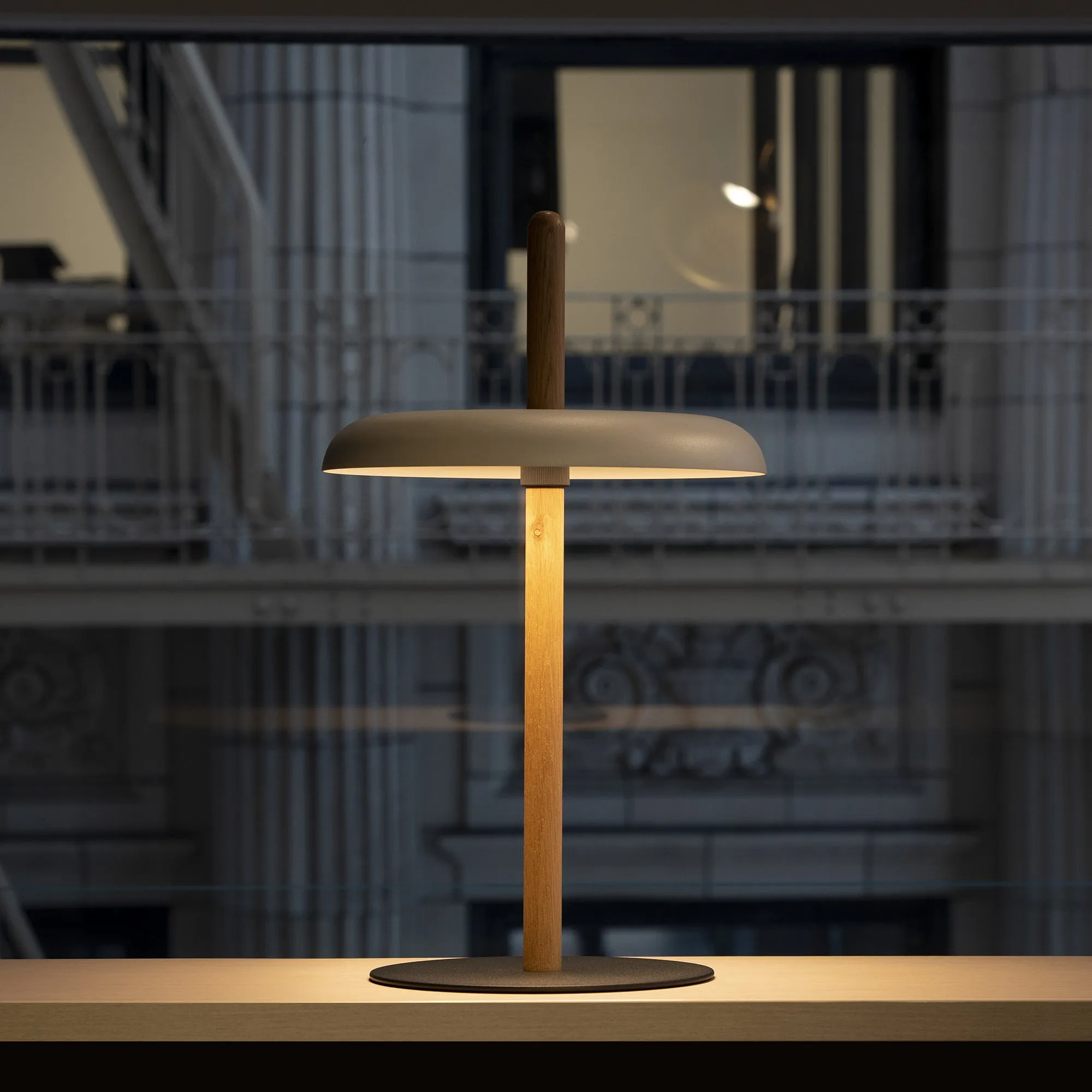 Nivel LED Portable Table Lamp
