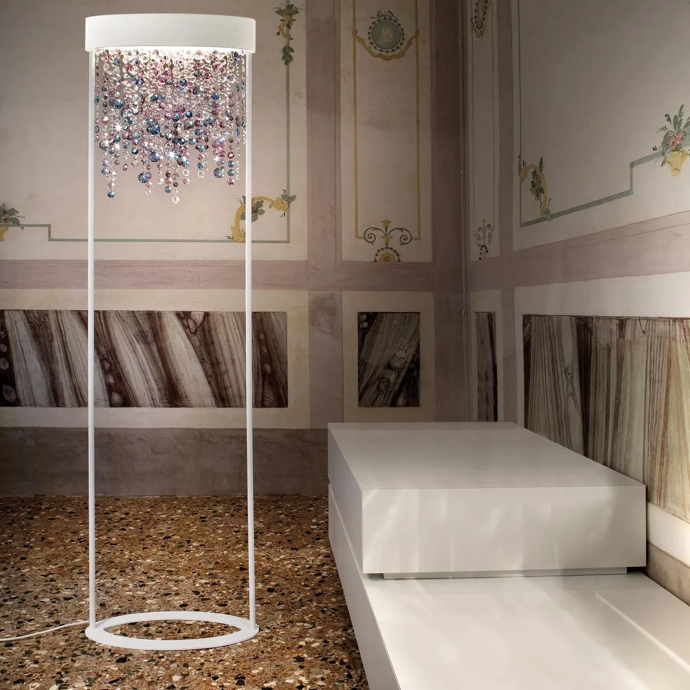 Ola Floor Lamp