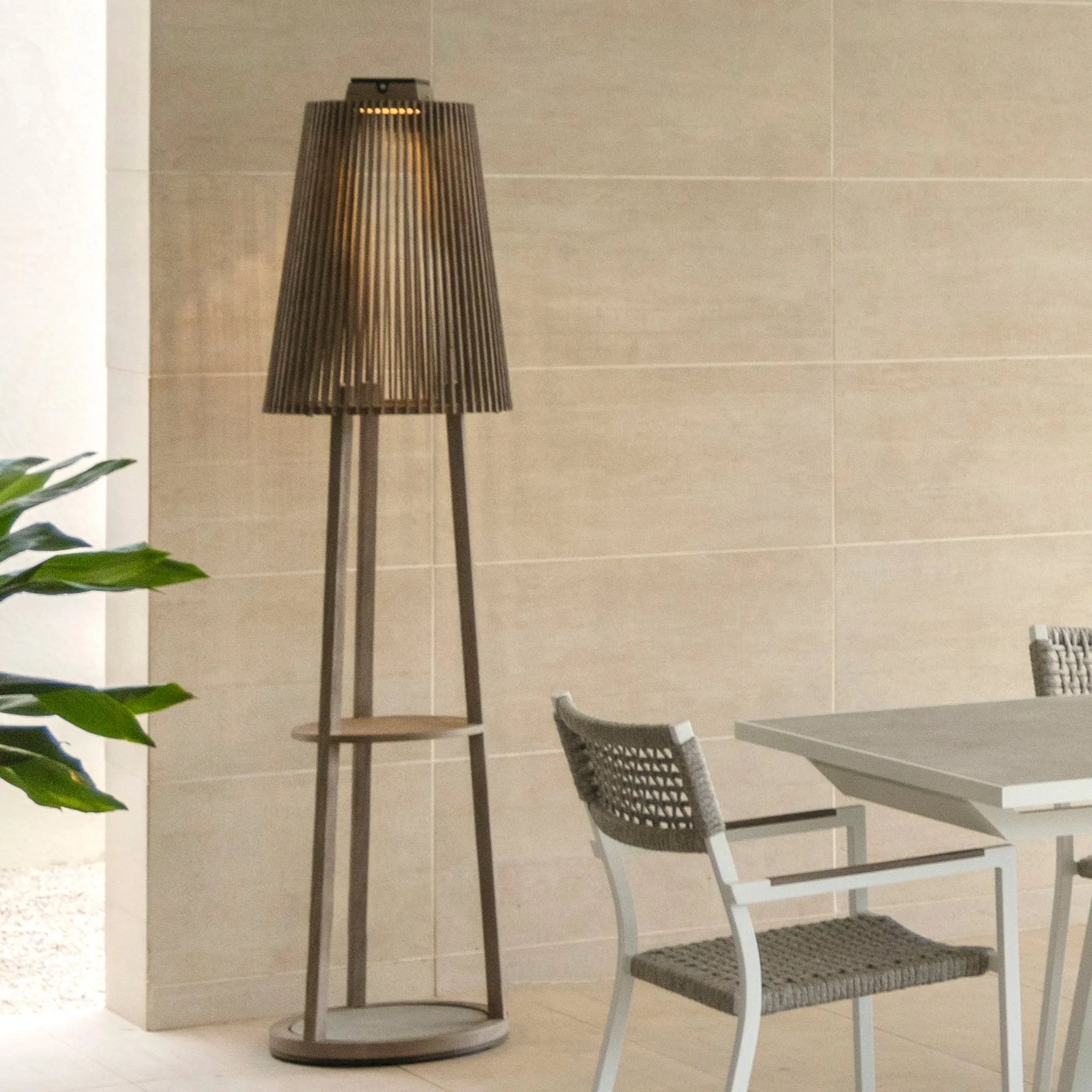 Palma Solar Outdoor Floor Lamp