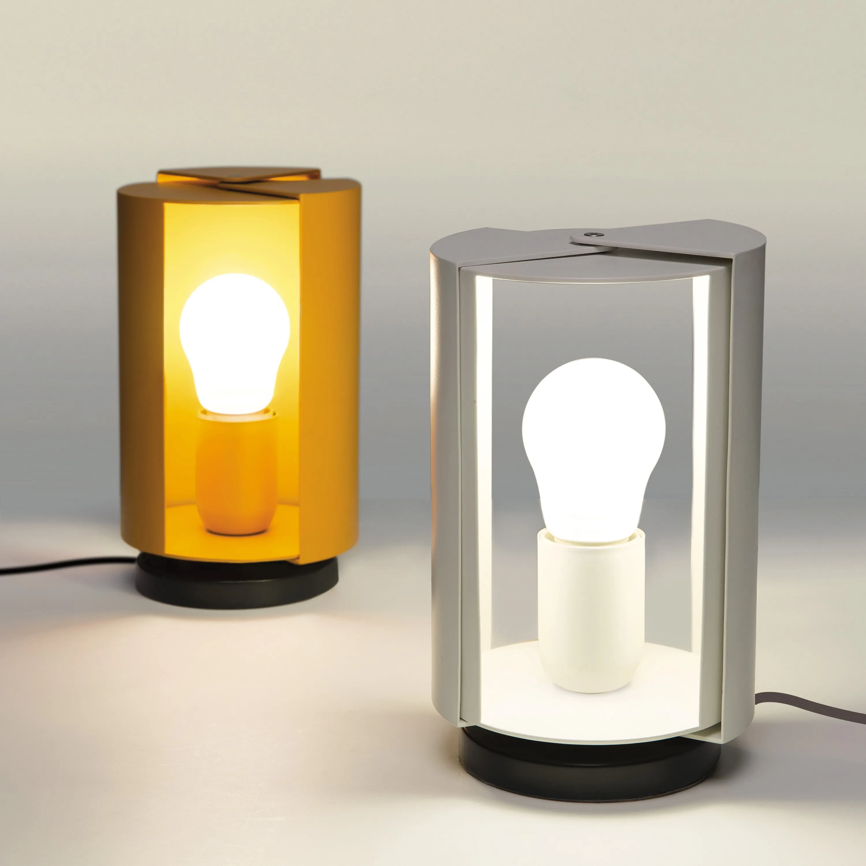 Perriand Pivotante a Poser Table Lamp