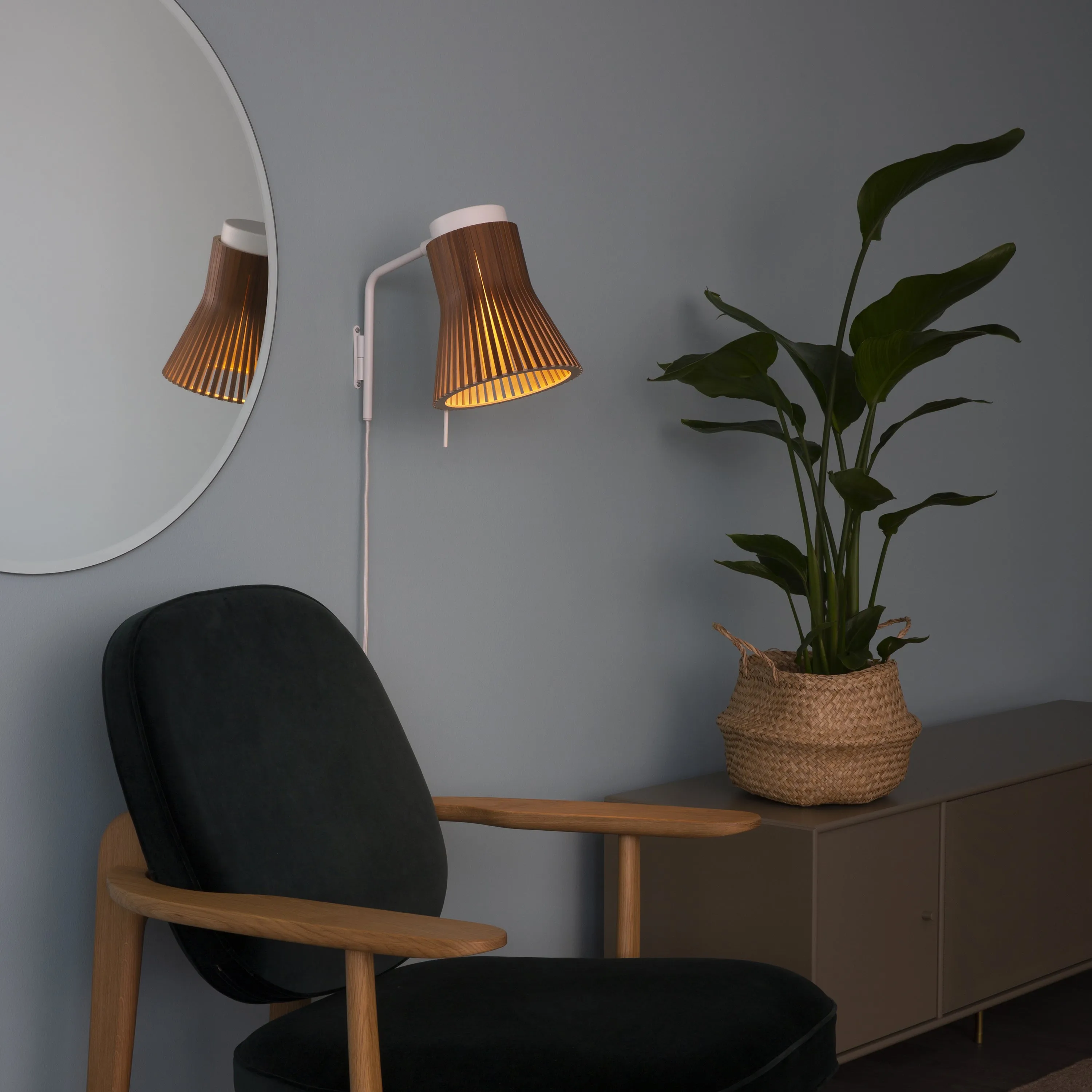 Petite 4630 Wall Sconce