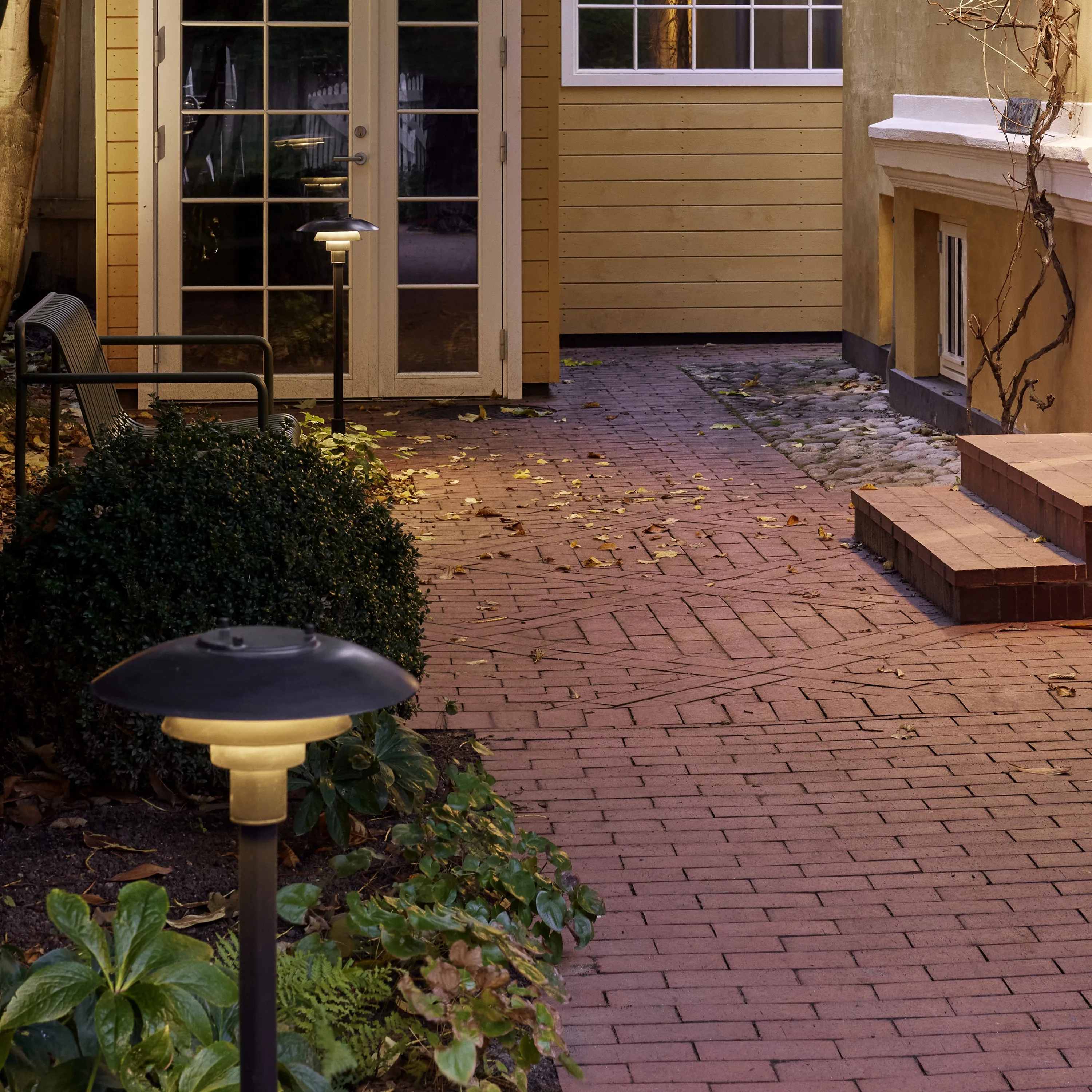 PH 3-2 Outdoor Bollard