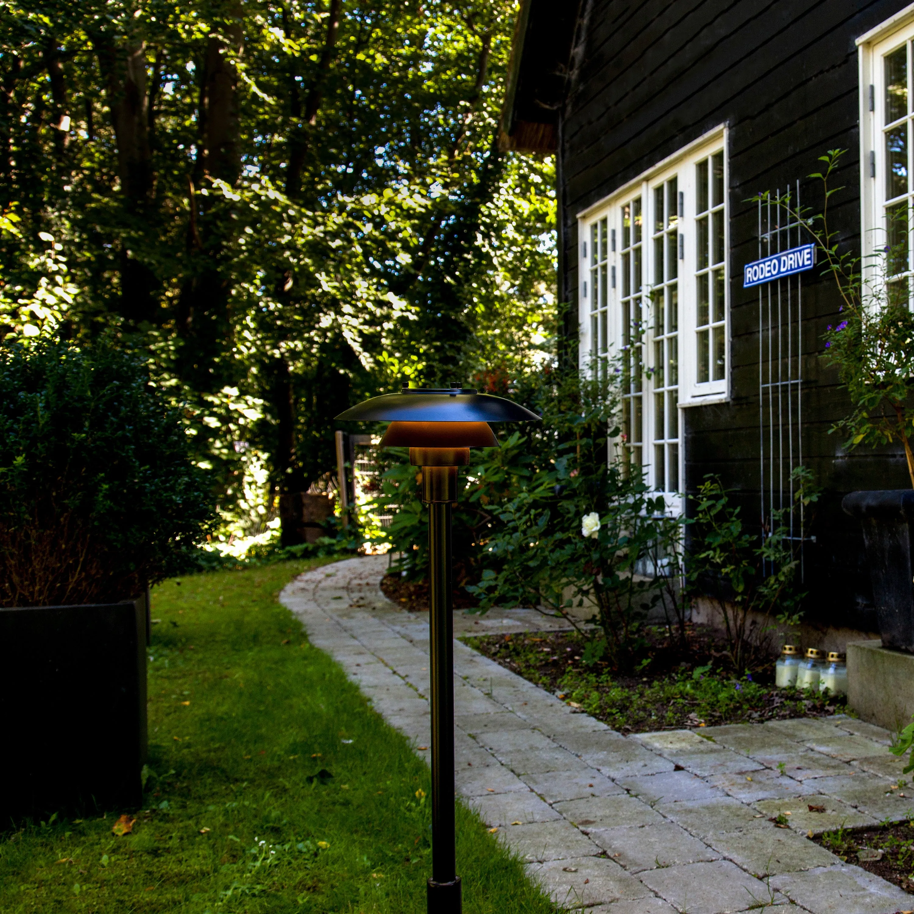 PH 3-2 Outdoor Bollard