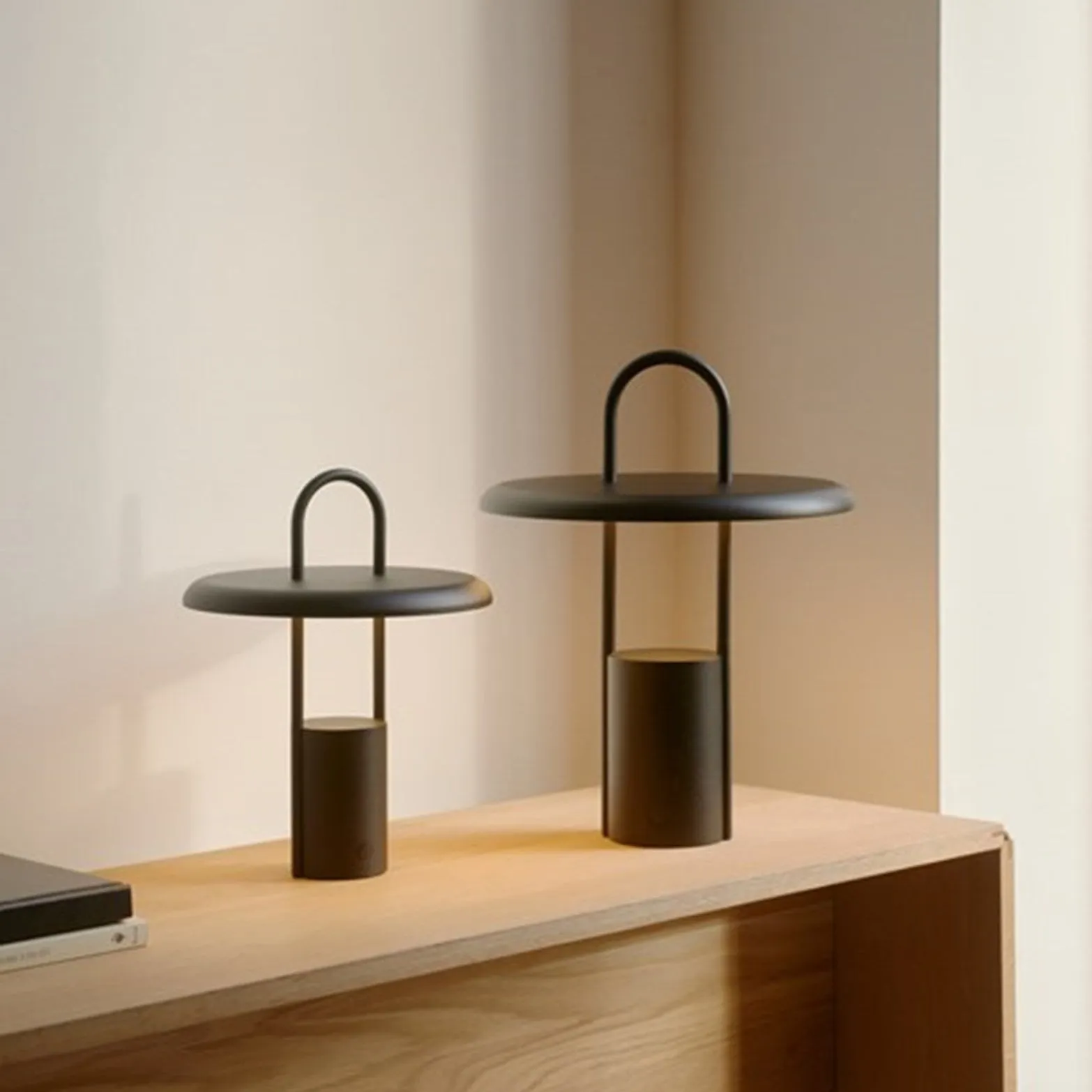 Pier Portable LED Lamp