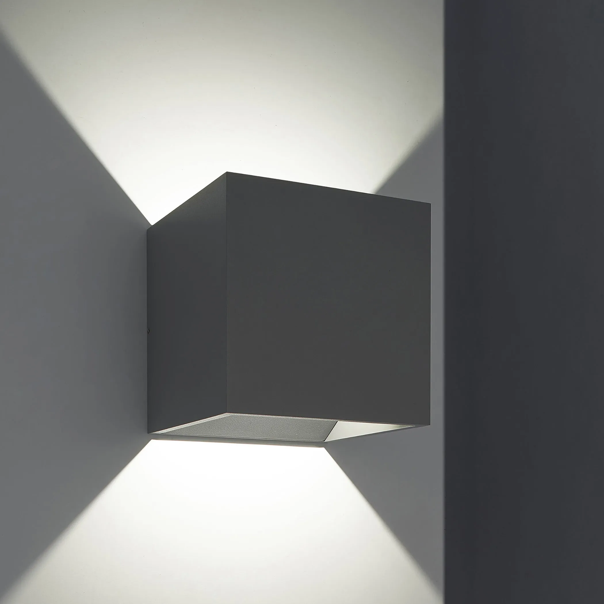 QB Outdoor Wall Sconce