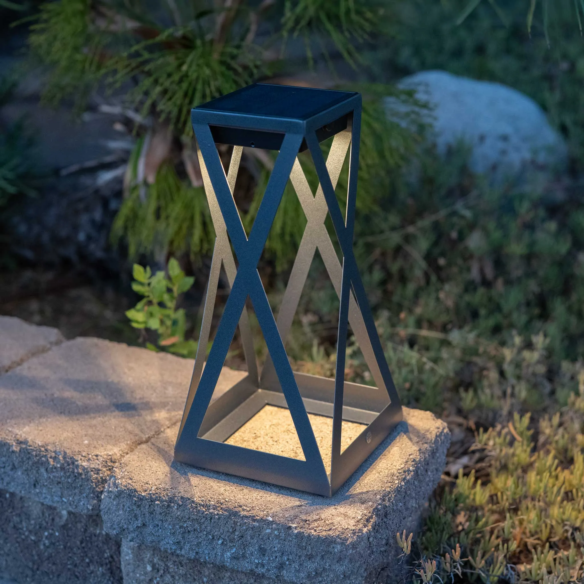 Rick Solar Outdoor Lantern