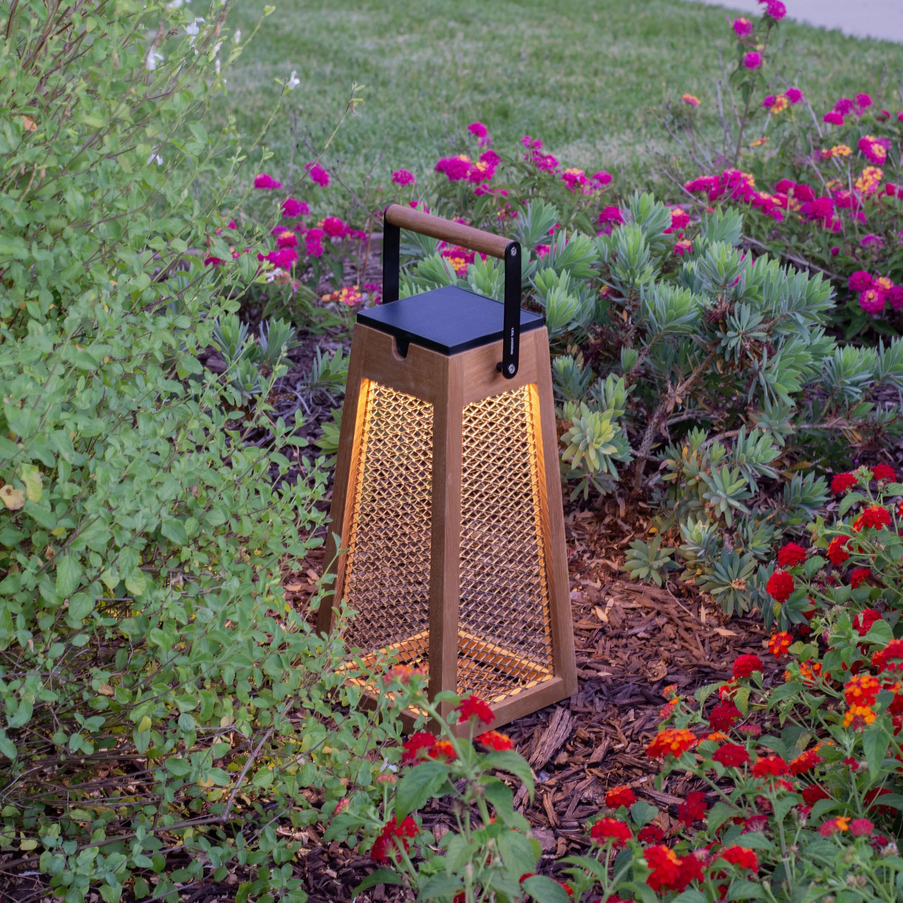 Roam Solar Portable Outdoor Lantern