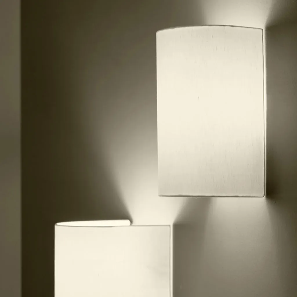 Singular Wall Light