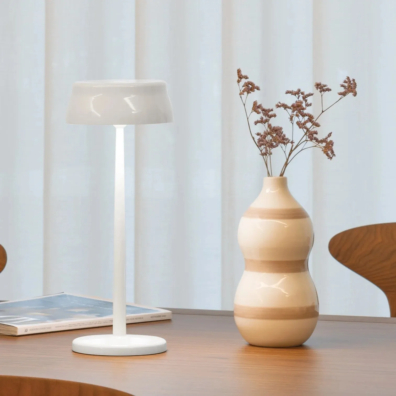 Sister Light Portable LED Outdoor Table Lamp